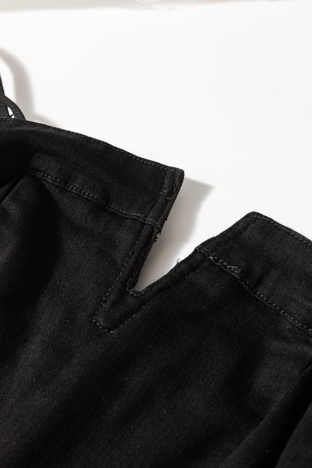 Combinaison évasée taille haute a bretelles fines et fermeture éclair cousue