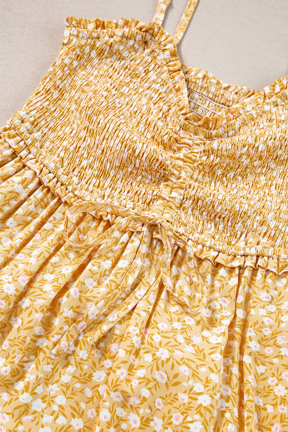 Robe longue florale smockée taille haute à froufrous