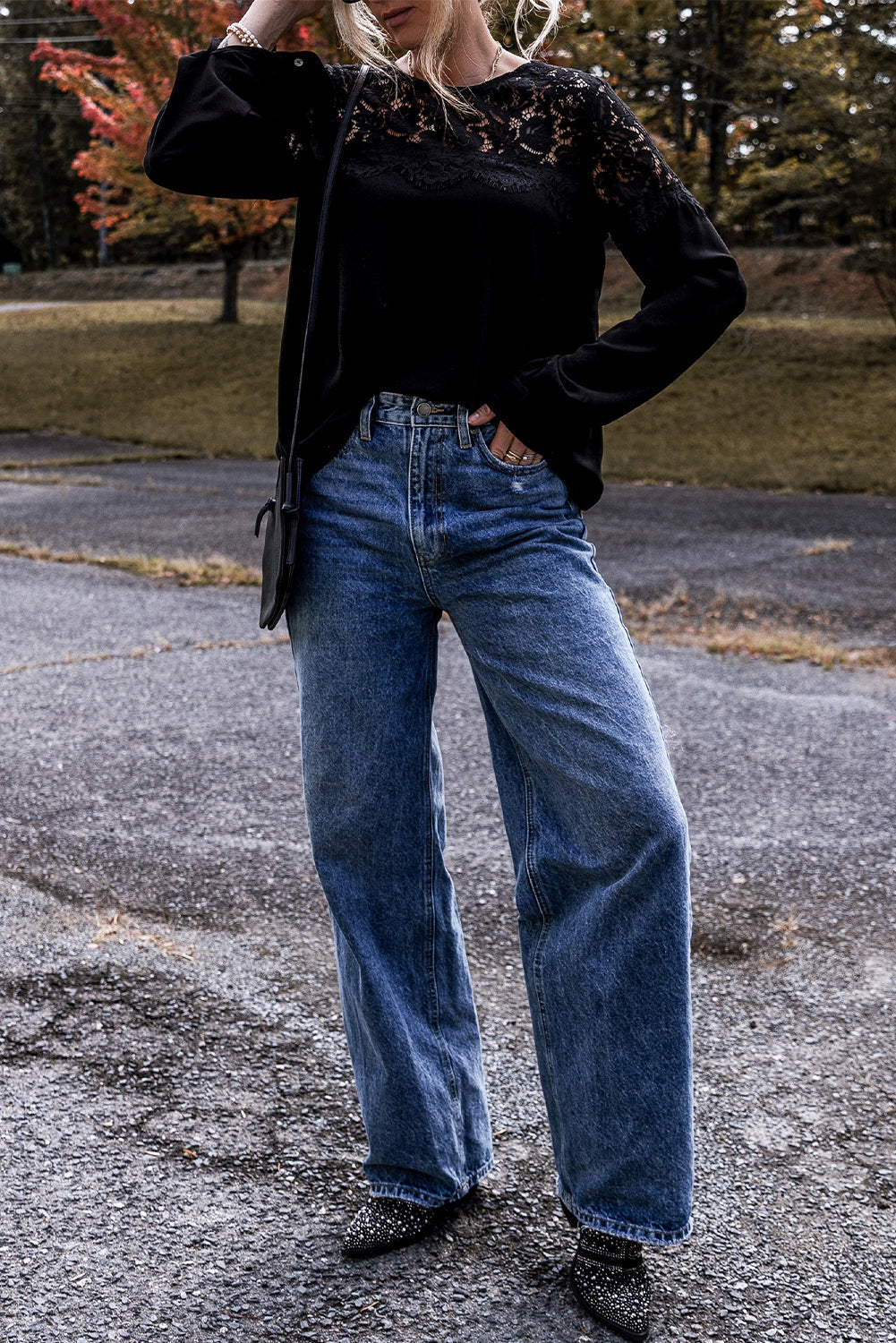 Haut a manches longues et col rond en dentelle au crochet