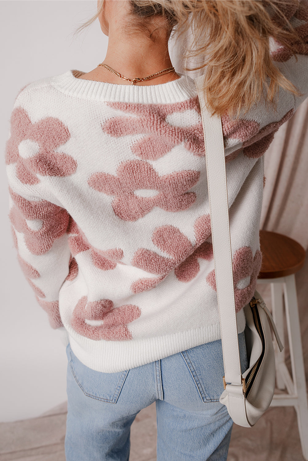 Pull ample texturé à fleurs et épaules tombantes