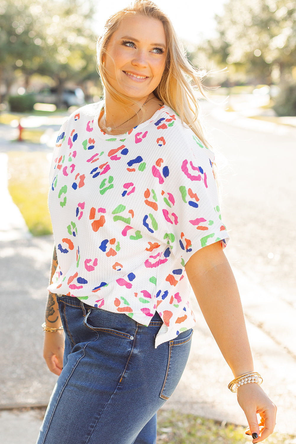 T-shirt texturé à imprimé léopard multicolore grande taille