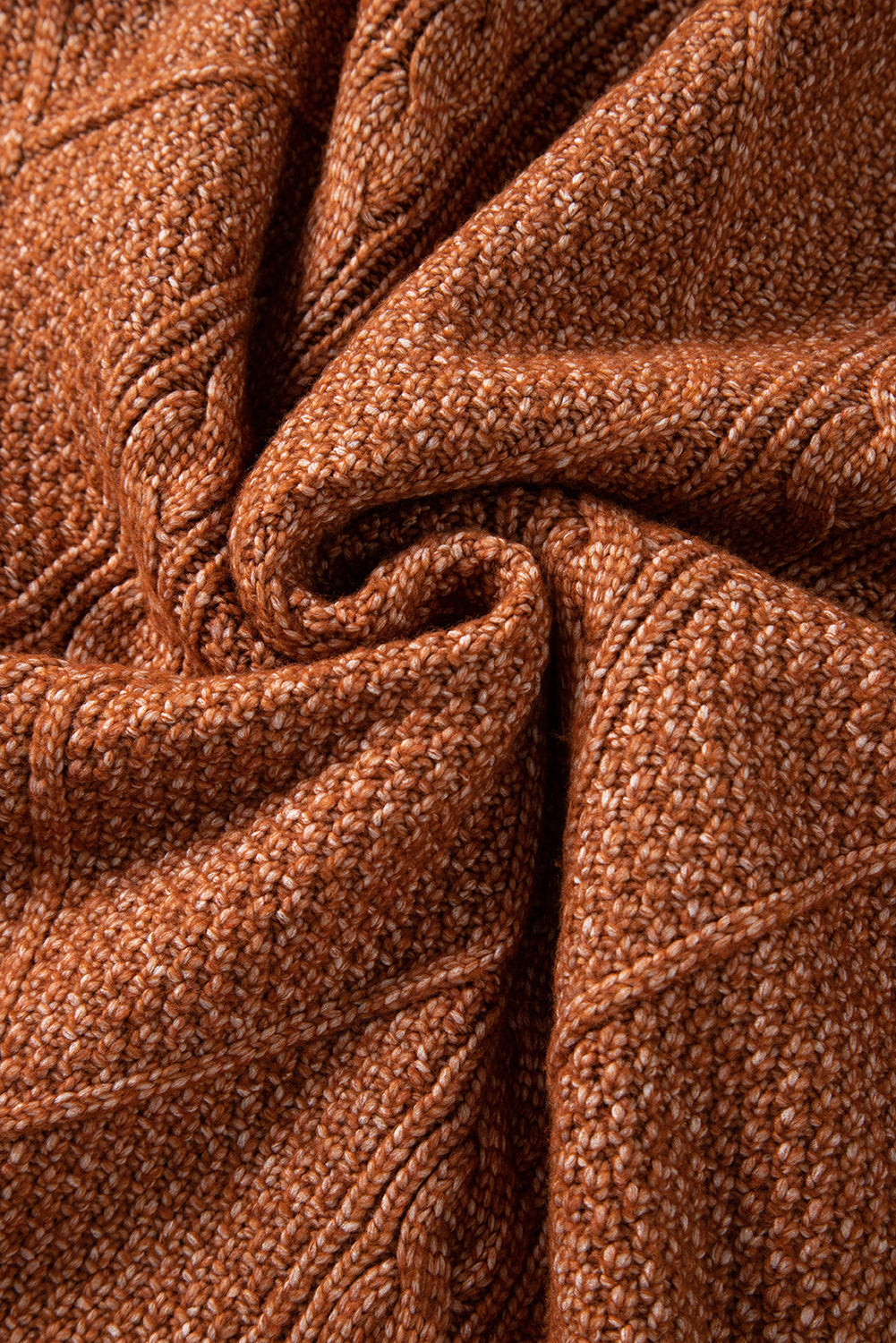 Robe pull coupe ample en tricot torsadé a épaules tombantes
