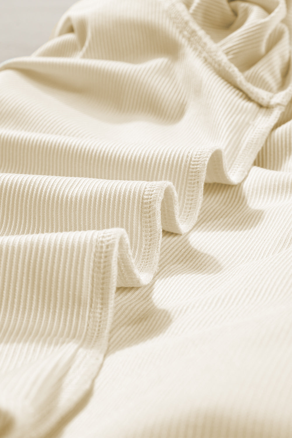 Blouse en velours côtelé à manches volantées