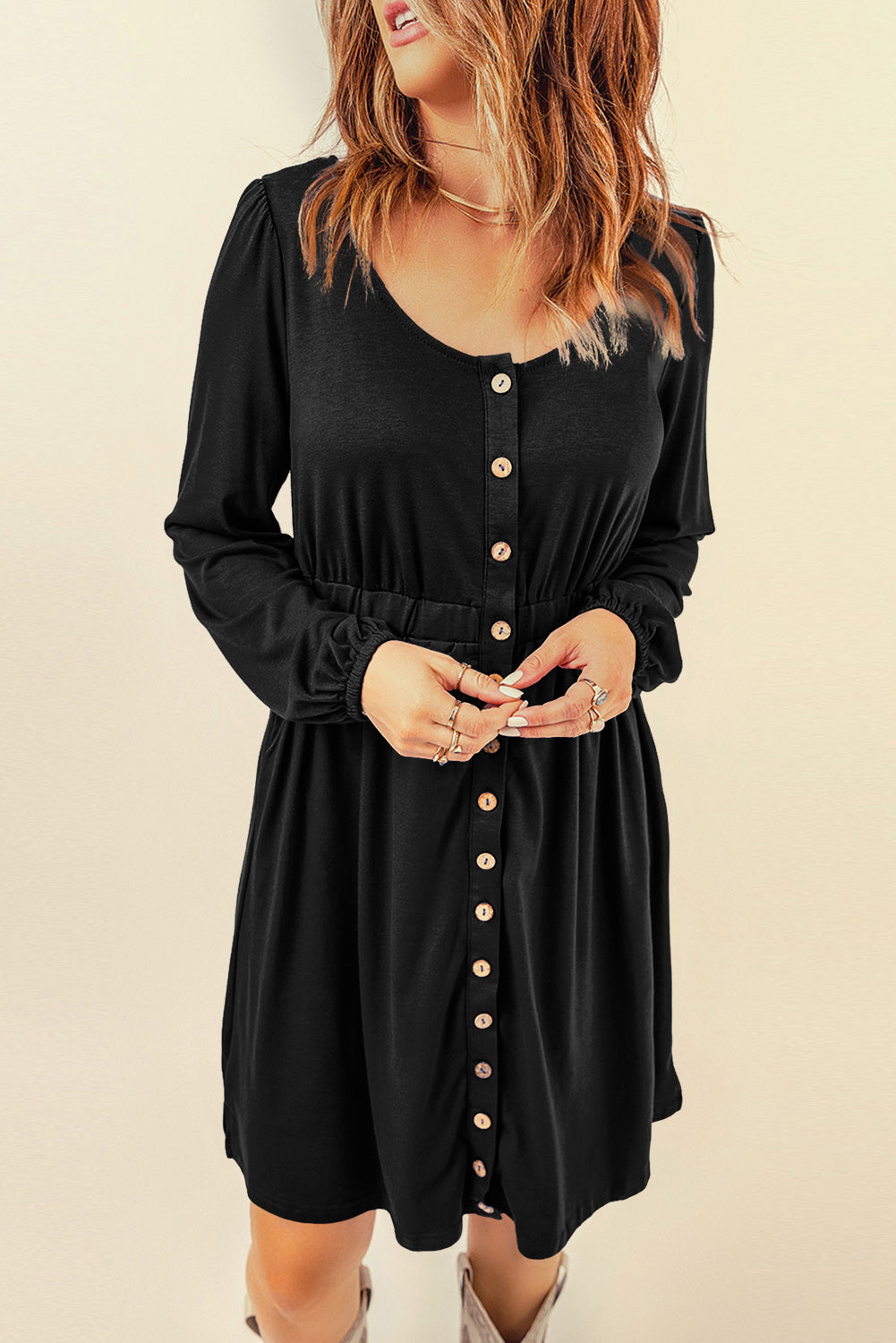 Robe boutonnée a manches longues et taille haute