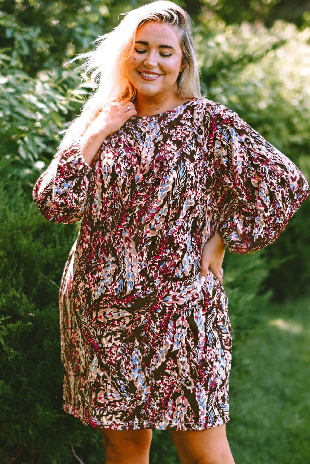 Mini-robe rouge à imprimé floral de grande taille