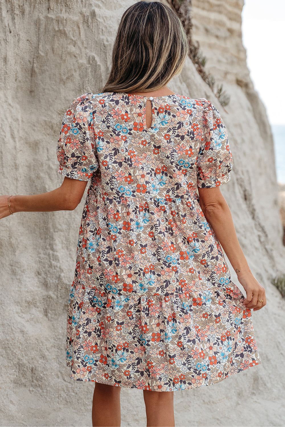 Mini-robe bohème à manches courtes bouffantes et imprimé floral