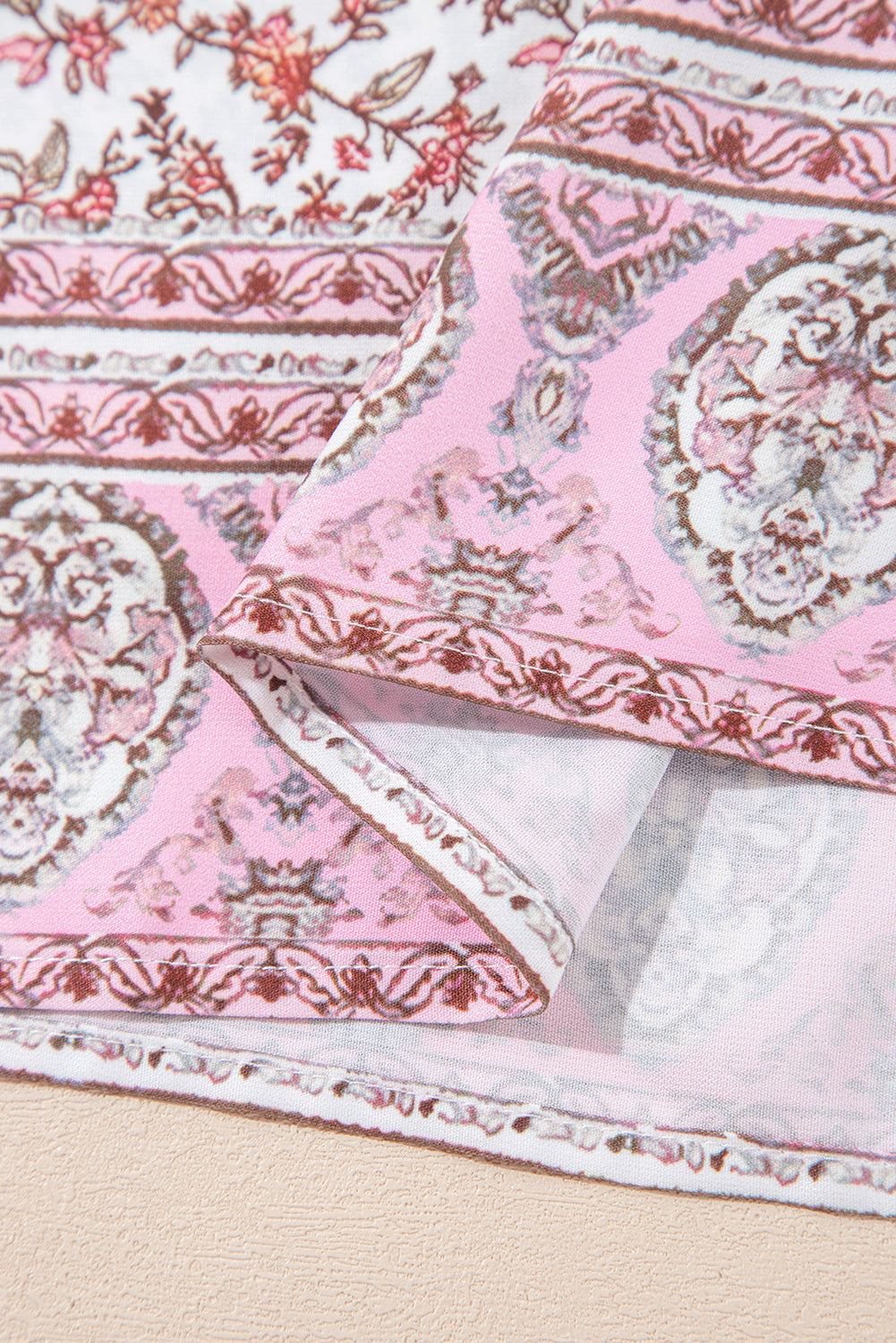 Gilet plissé à col en U et motif floral bohème