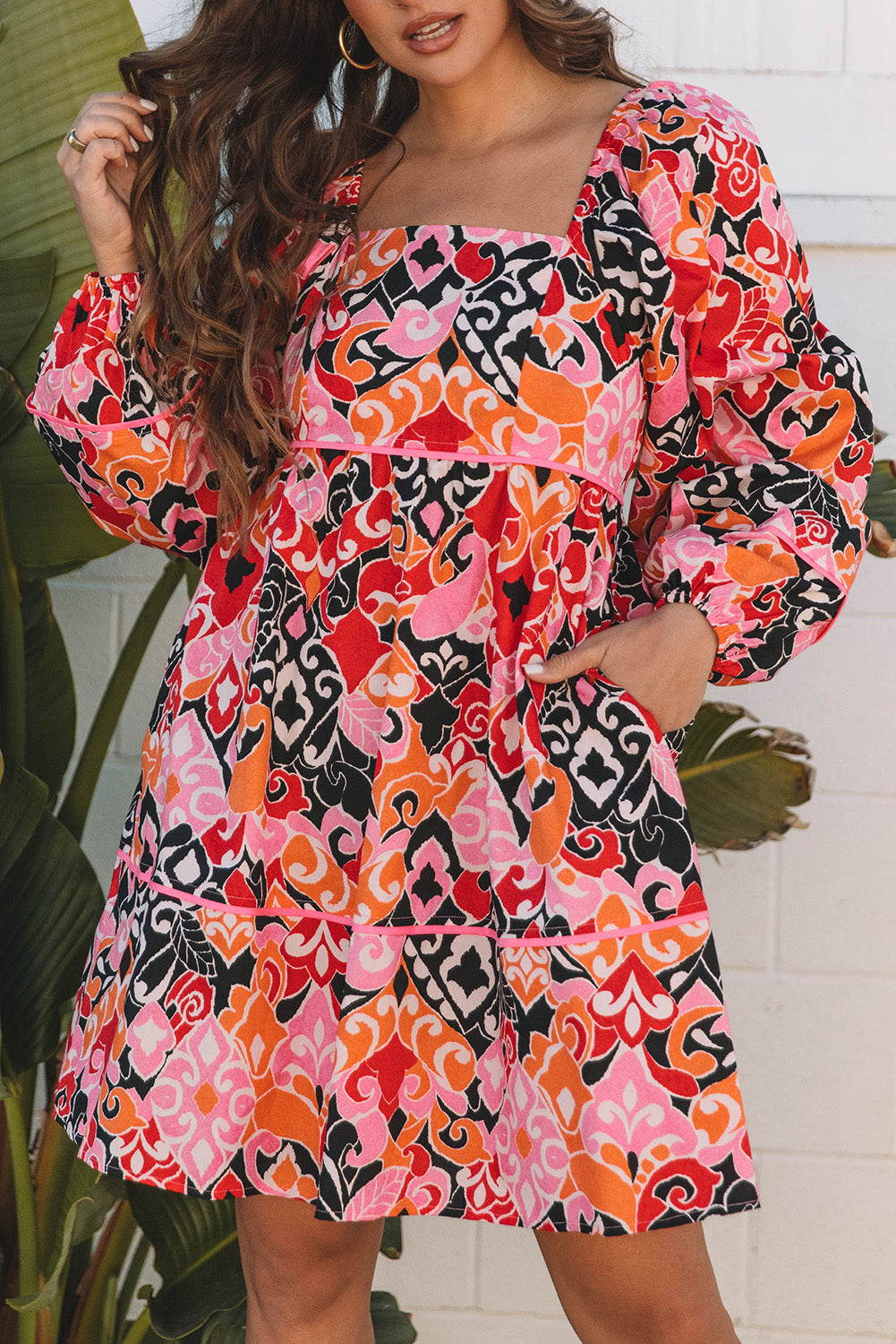 Mini-robe bohème à col carré et manches bouffantes