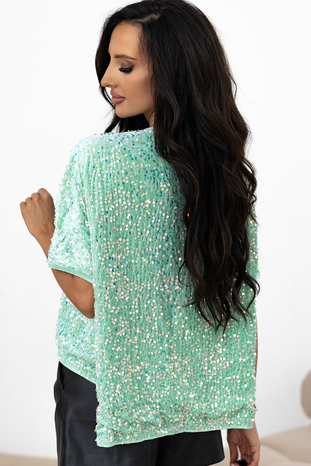 Blouse en velours a manches chauve-souris et paillettes