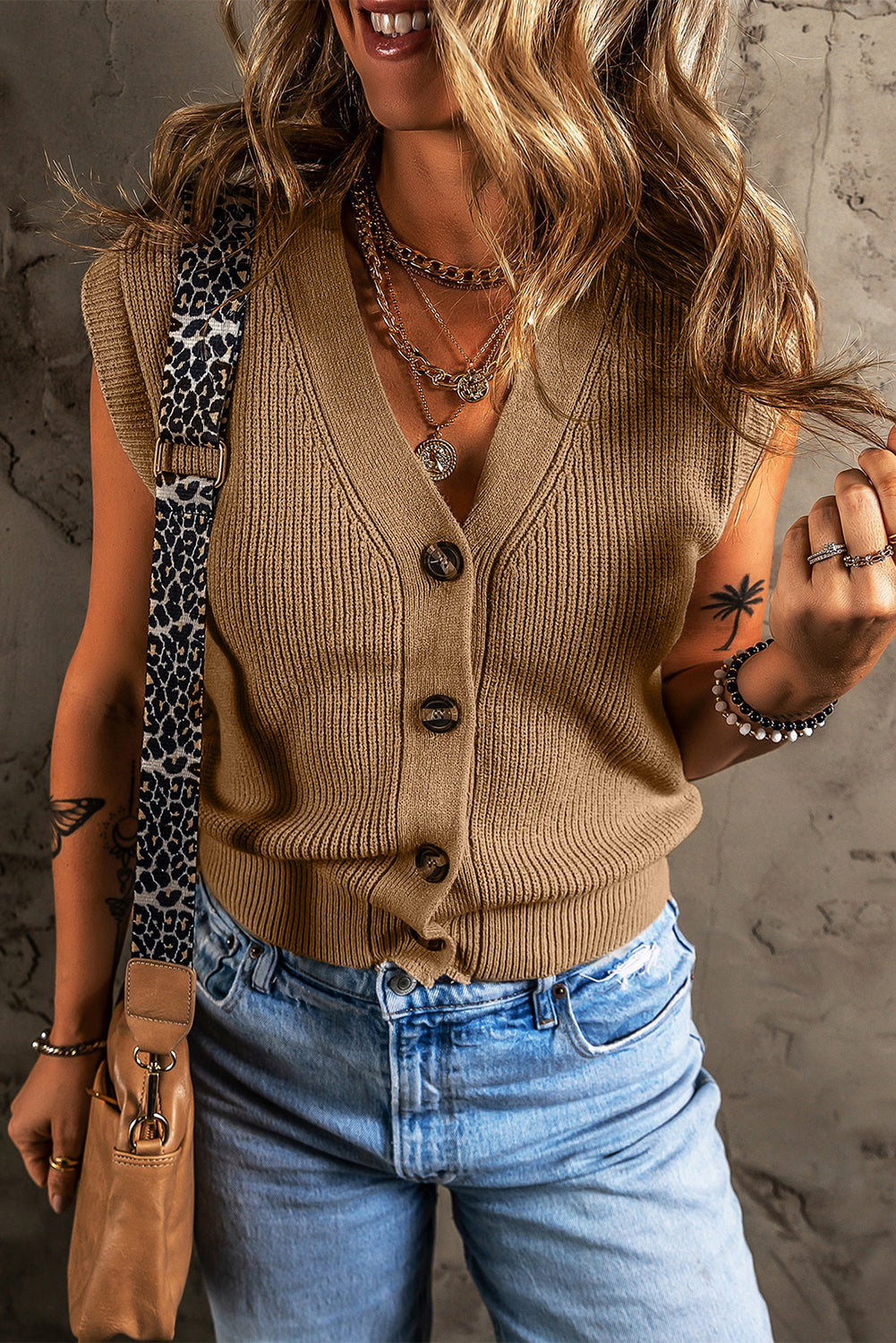 Gilet pull boutonné sur le devant a col en V