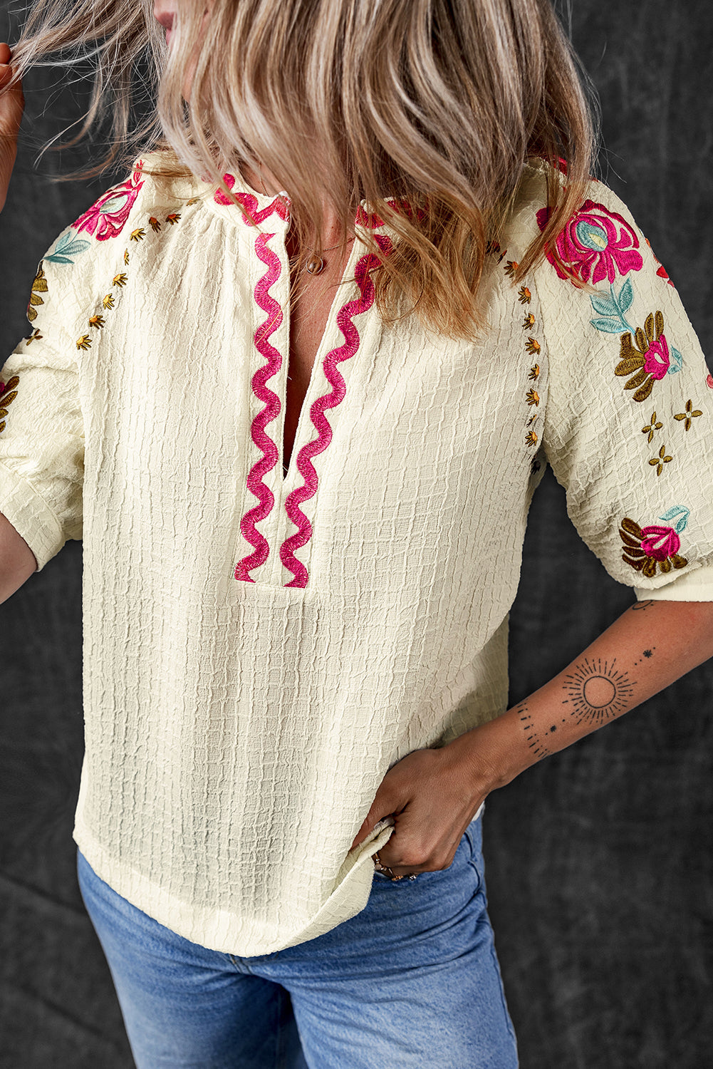 Blouse texturée à manches bouffantes et broderie florale Ricrac
