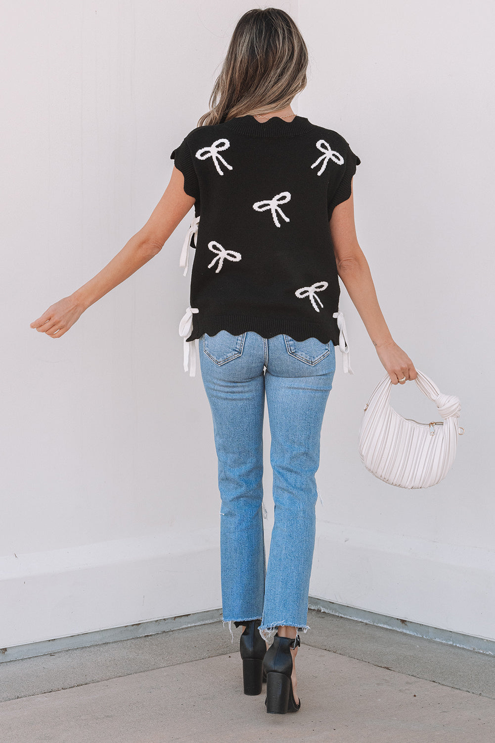 T-shirt à imprimé nœud et ourlet festonné