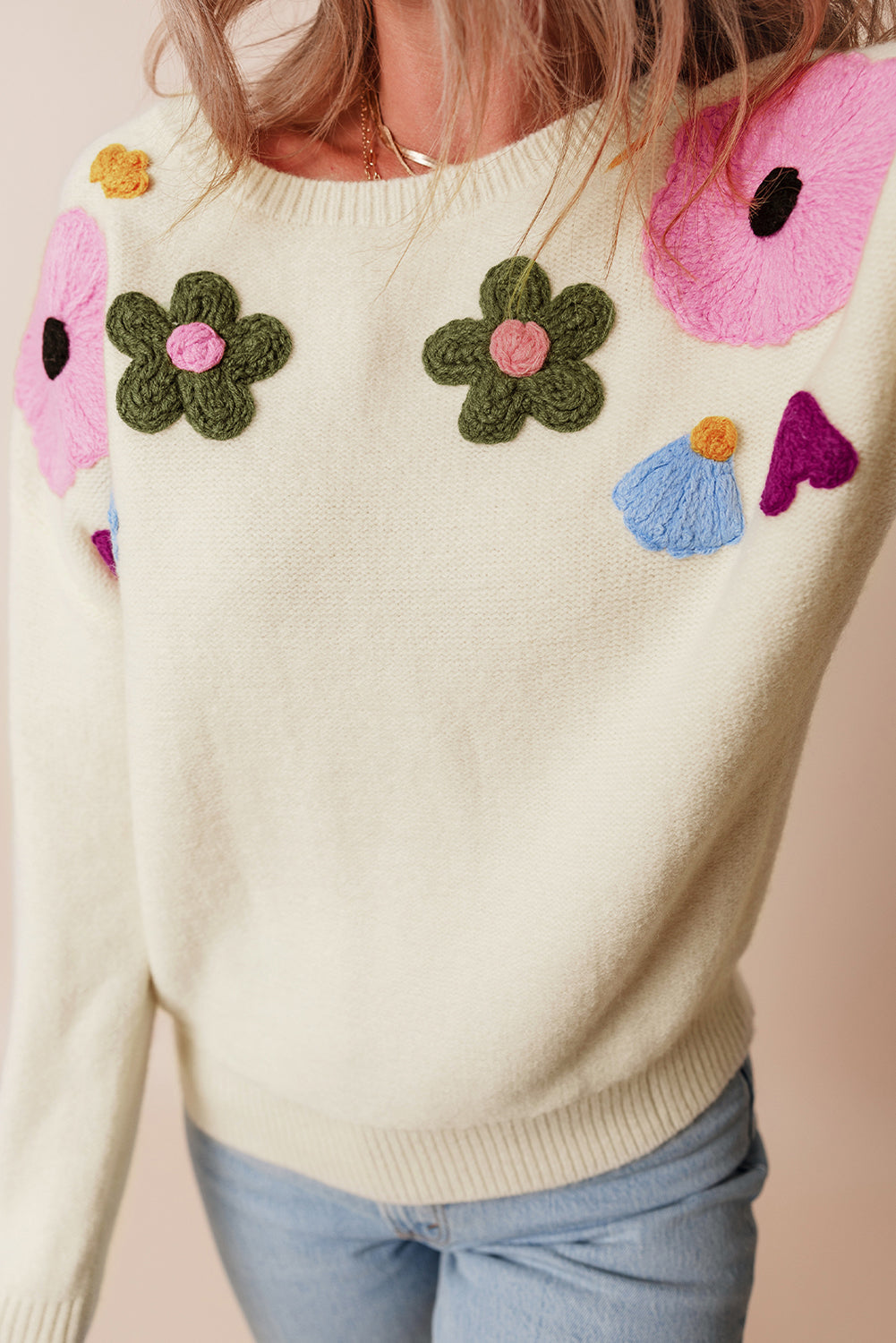 Pull tricoté à bords côtelés à motif floral