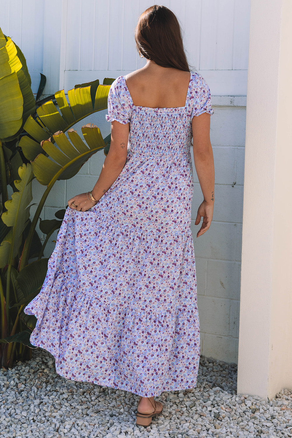 Robe longue fleurie à manches courtes bouffantes et taille haute froncée