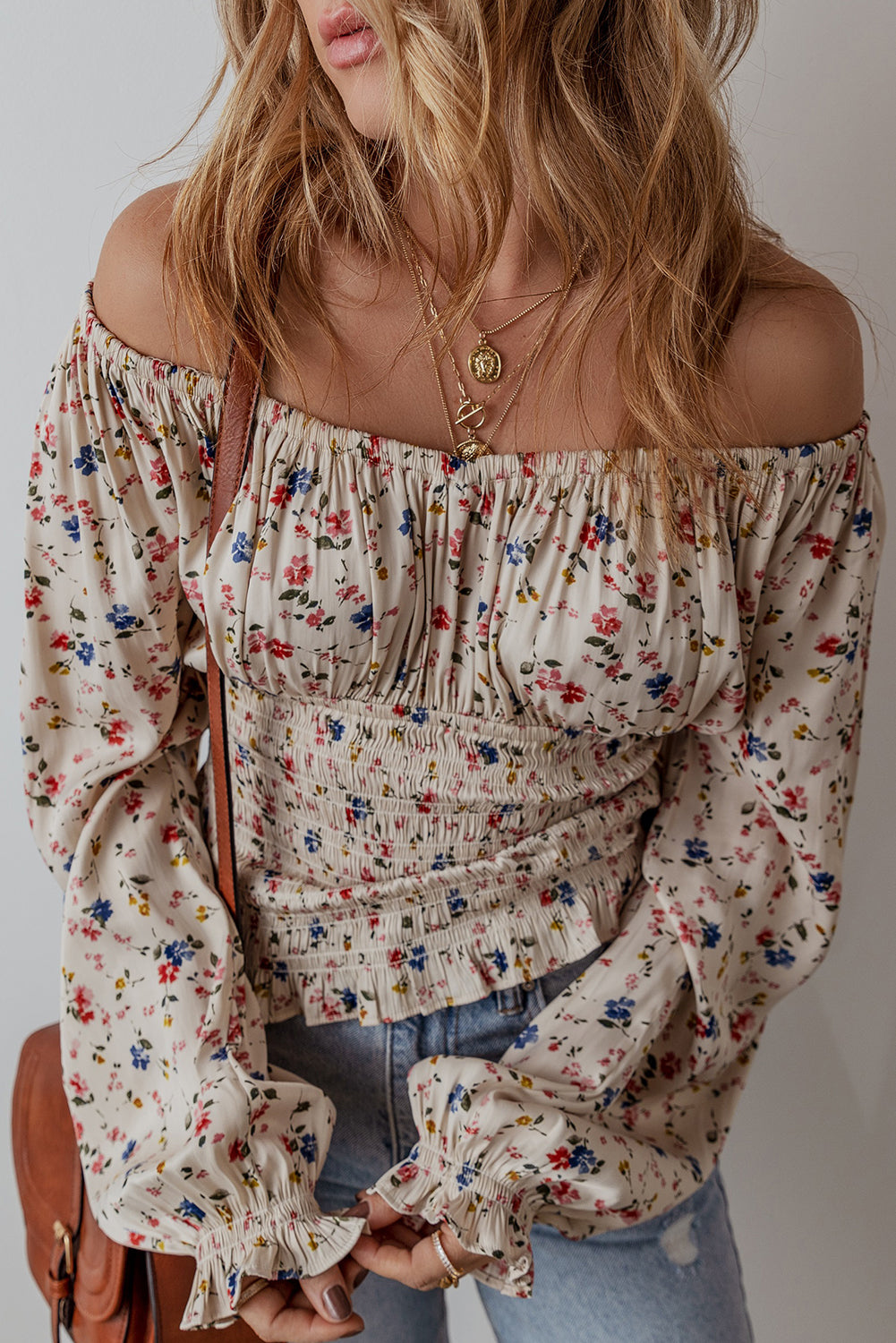 Chemisier bohème a imprimé floral et taille smockée, col en V