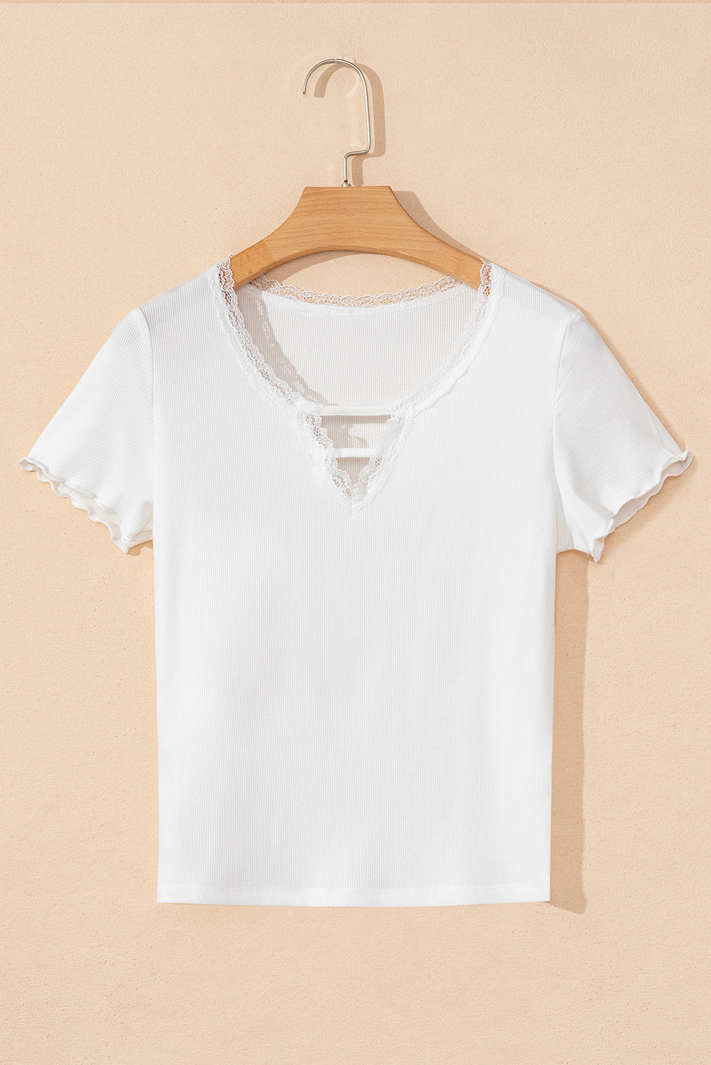 T-shirt slim côtelé à col en V et dentelle