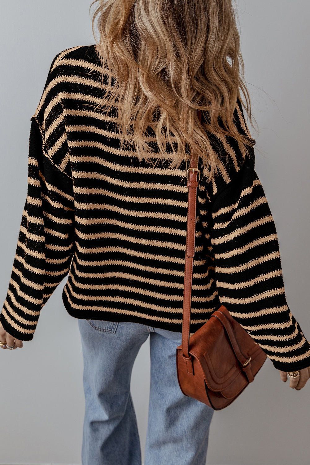 Pull ample a col rond et épaules tombantes
