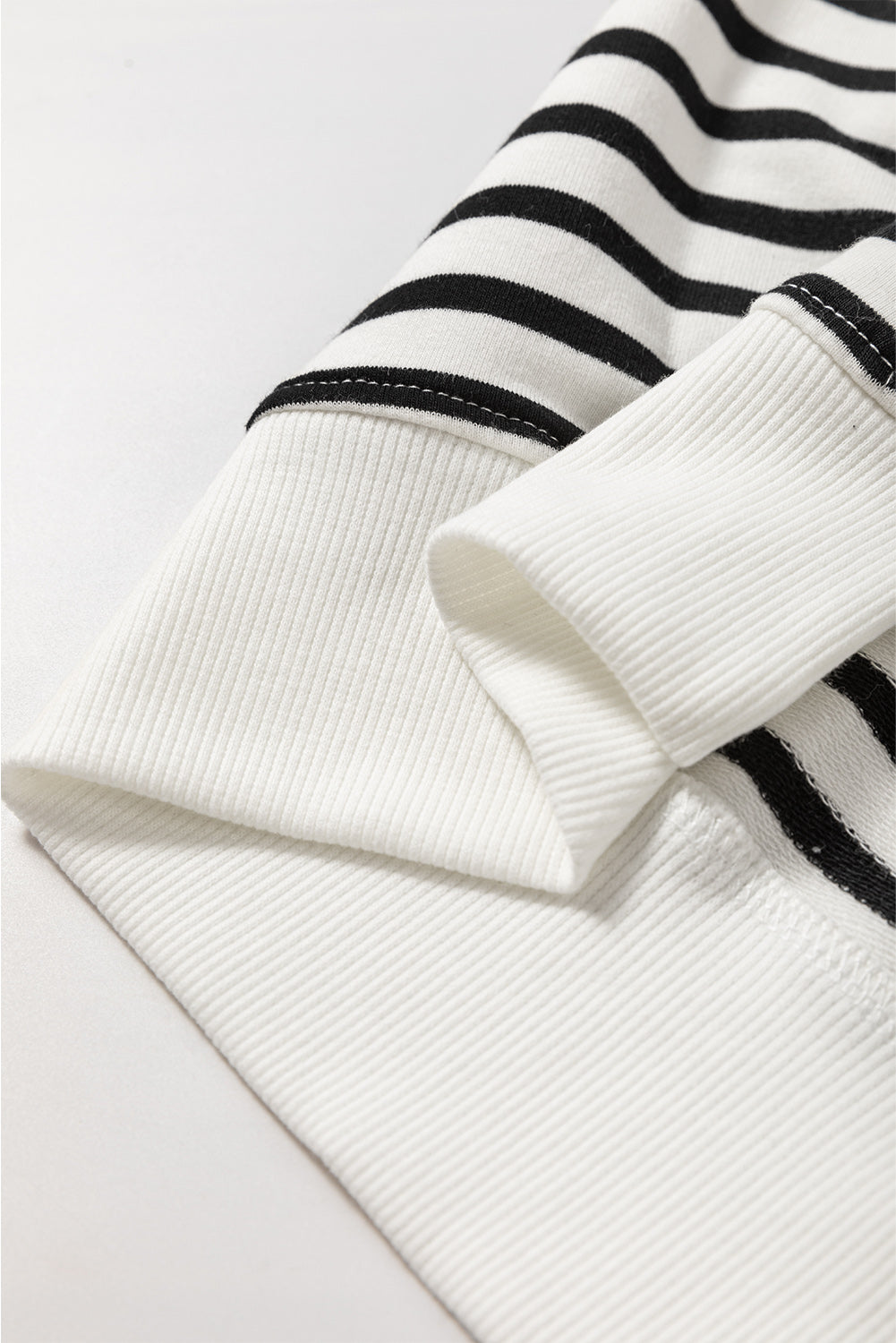 Sweat-shirt ample a manches raglan et fentes latérales