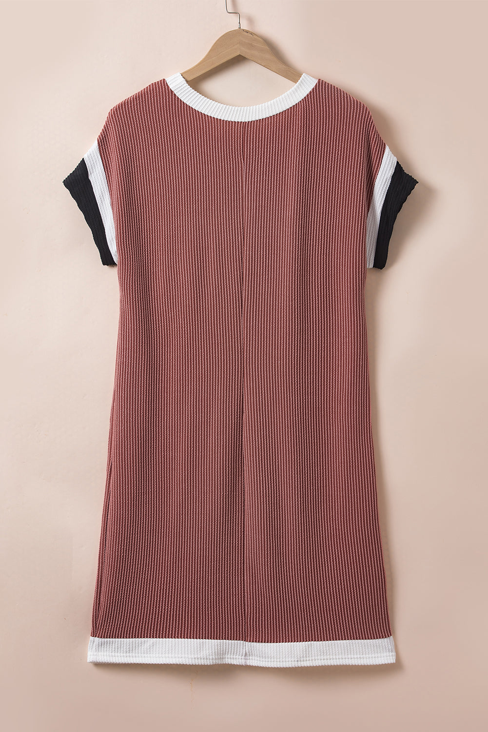 Robe t-shirt texturée avec poche plaquée et bords color block