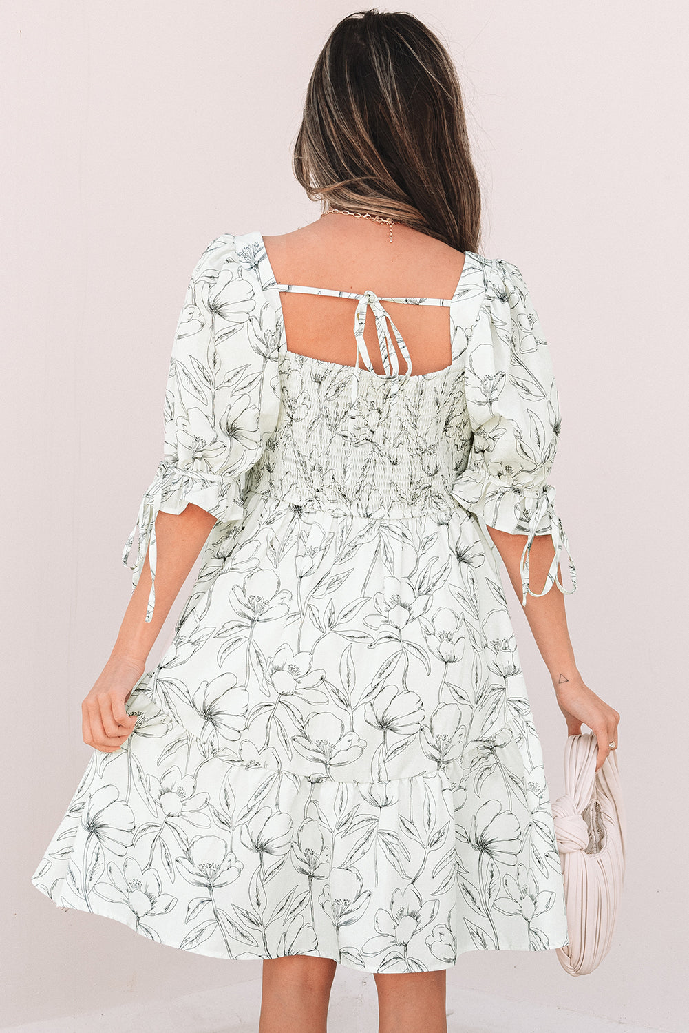 Mini-robe à imprimé floral, col carré, dos froncé, manches bouffantes