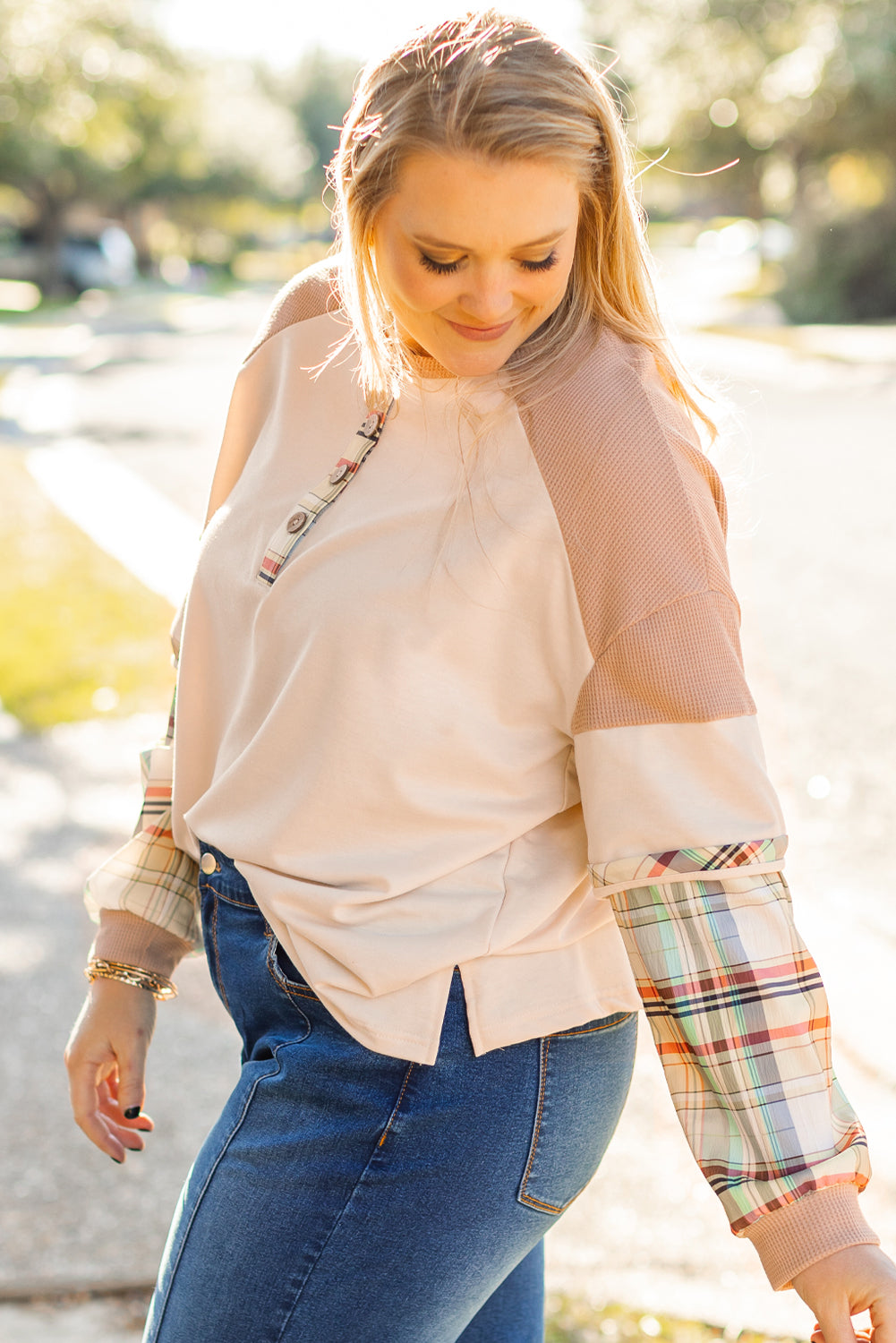 Haut Henley superposé a carreaux et patchwork de grande taille
