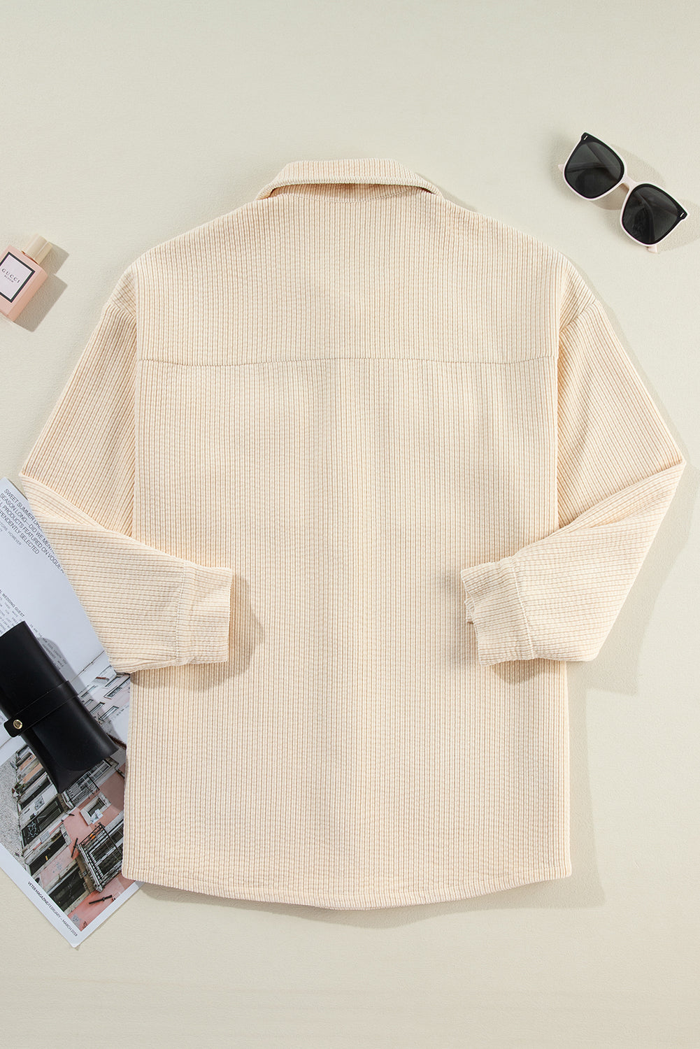 Veste boutonnée en velours côtelé avec poche a rabat