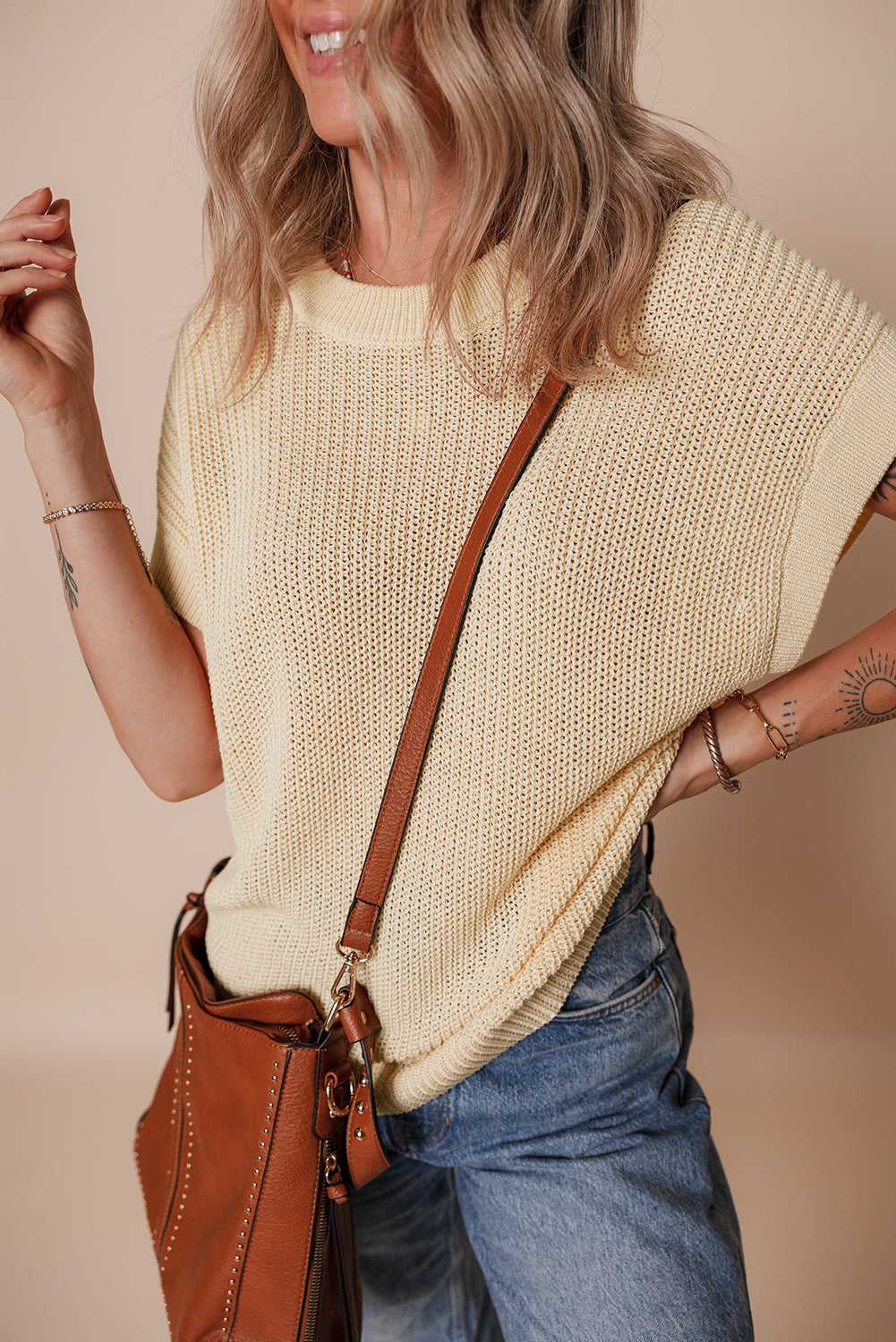 T-shirt en tricot à manches courtes et col rond, couleur unie, avec ailes de chauve-souris