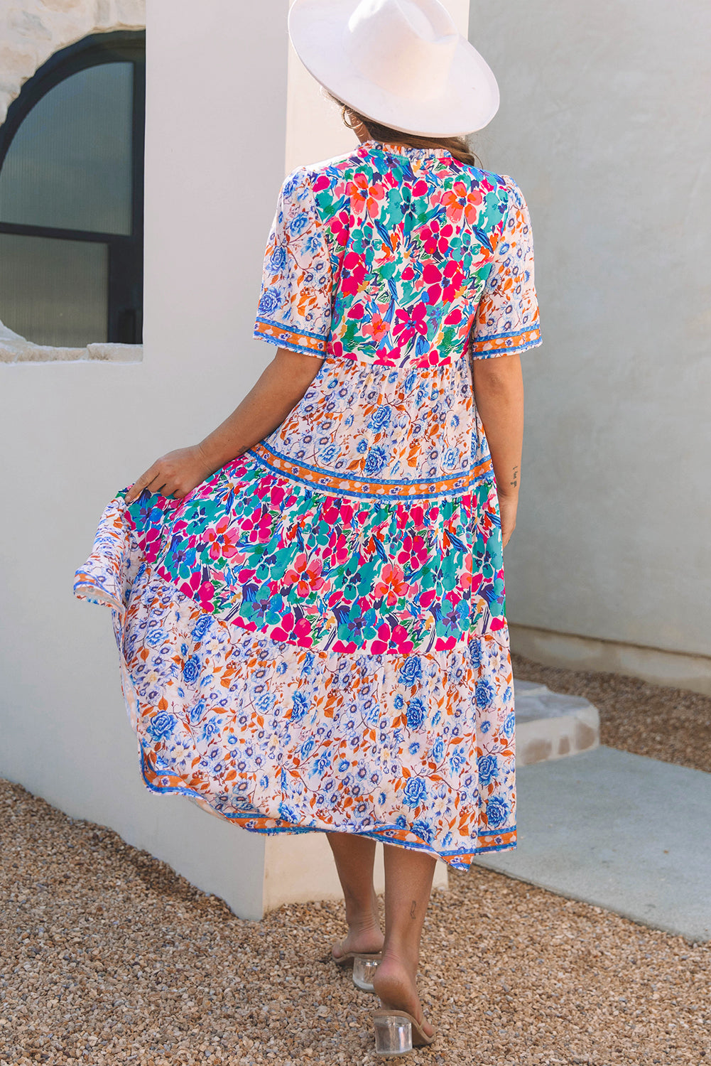 Robe à manches courtes et col fendu avec imprimé floral mixte