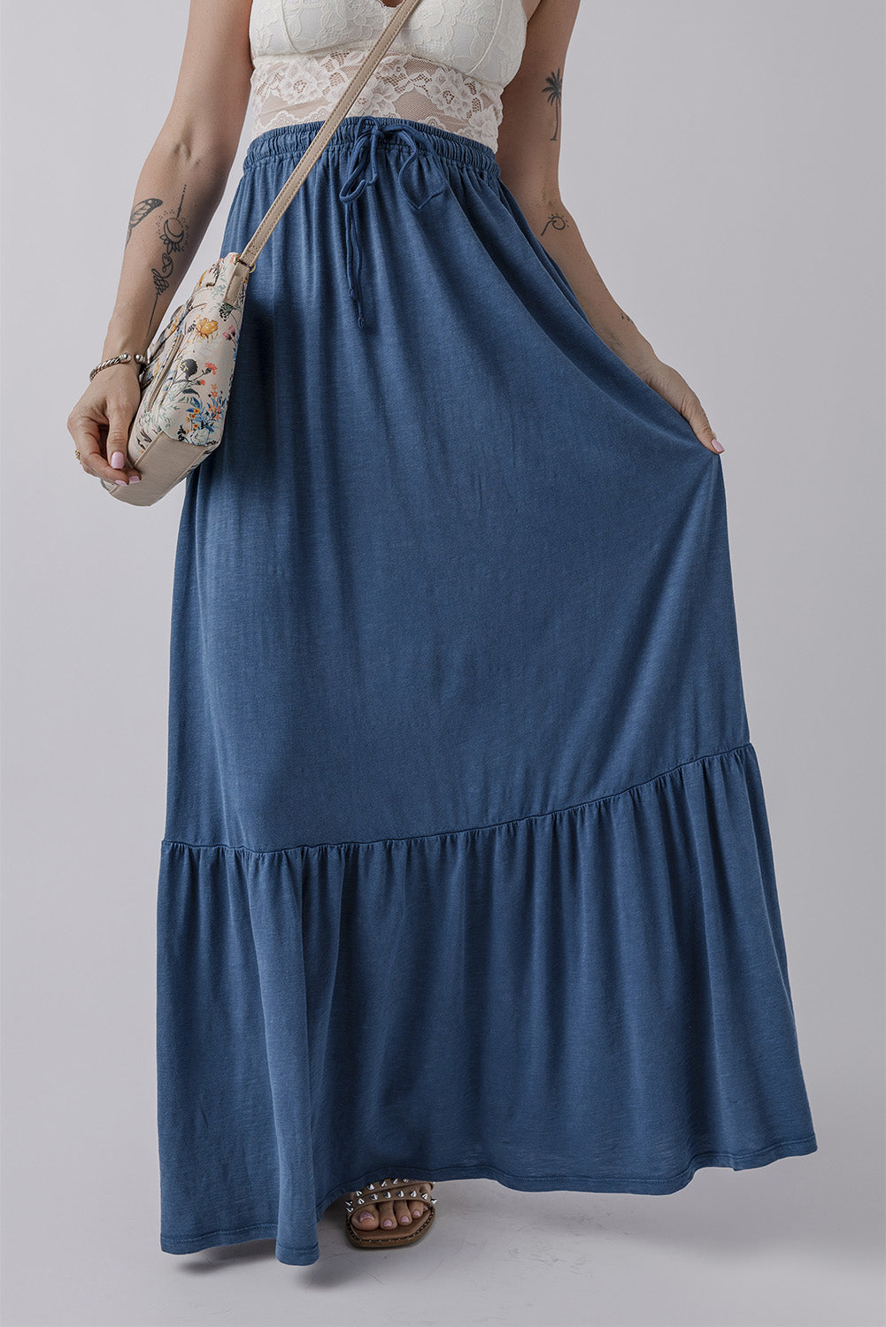 Jupe longue a plusieurs niveaux taille haute a lacets de couleur unie