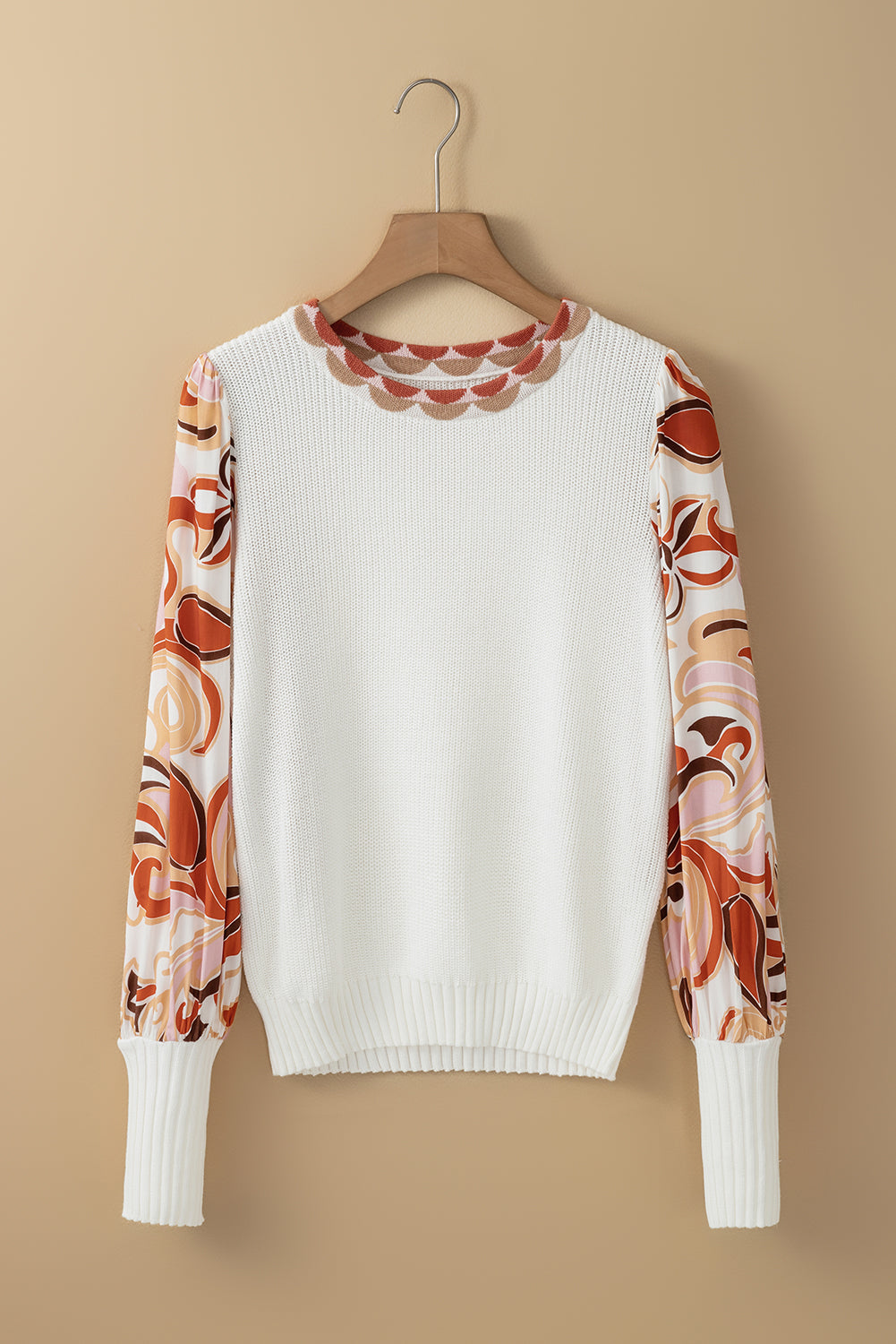 Pull a manches évêque et patch floral