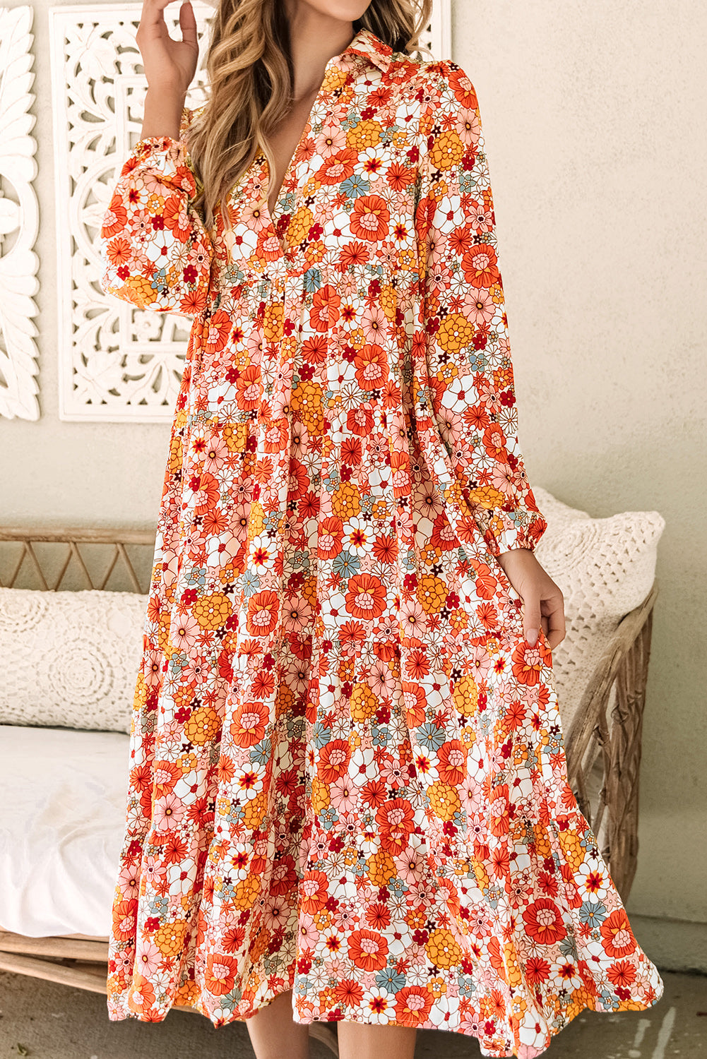 Robe bohème à volants et manches longues à col floral