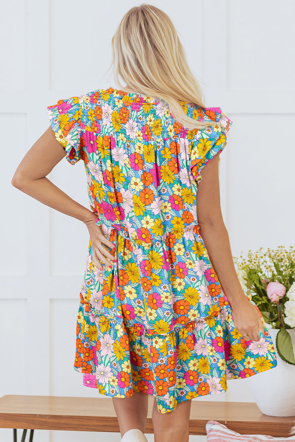 Robe courte à imprimé floral, smockée, col en V, manches flottantes