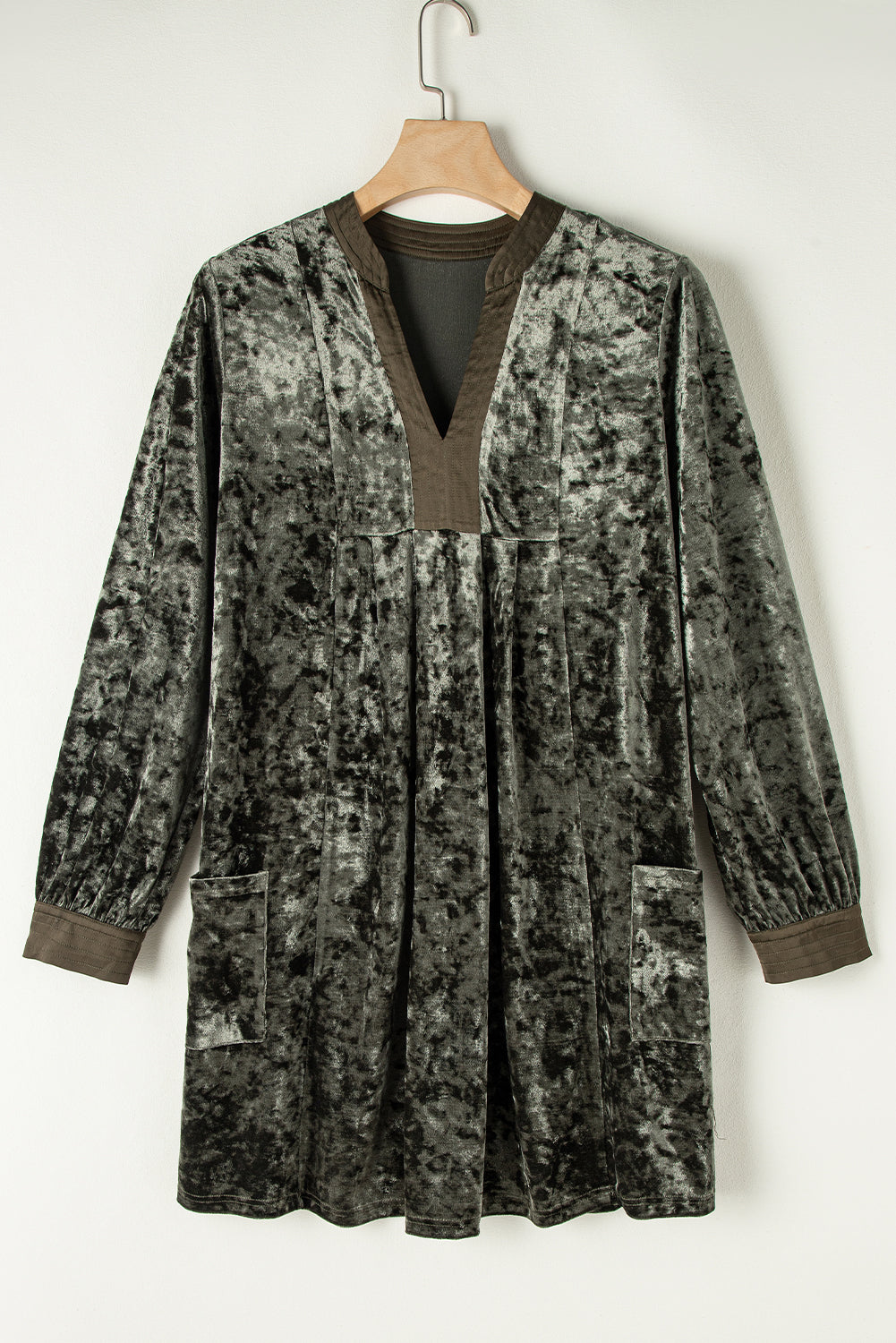 Robe ample en velours à manches longues et col en V avec poches