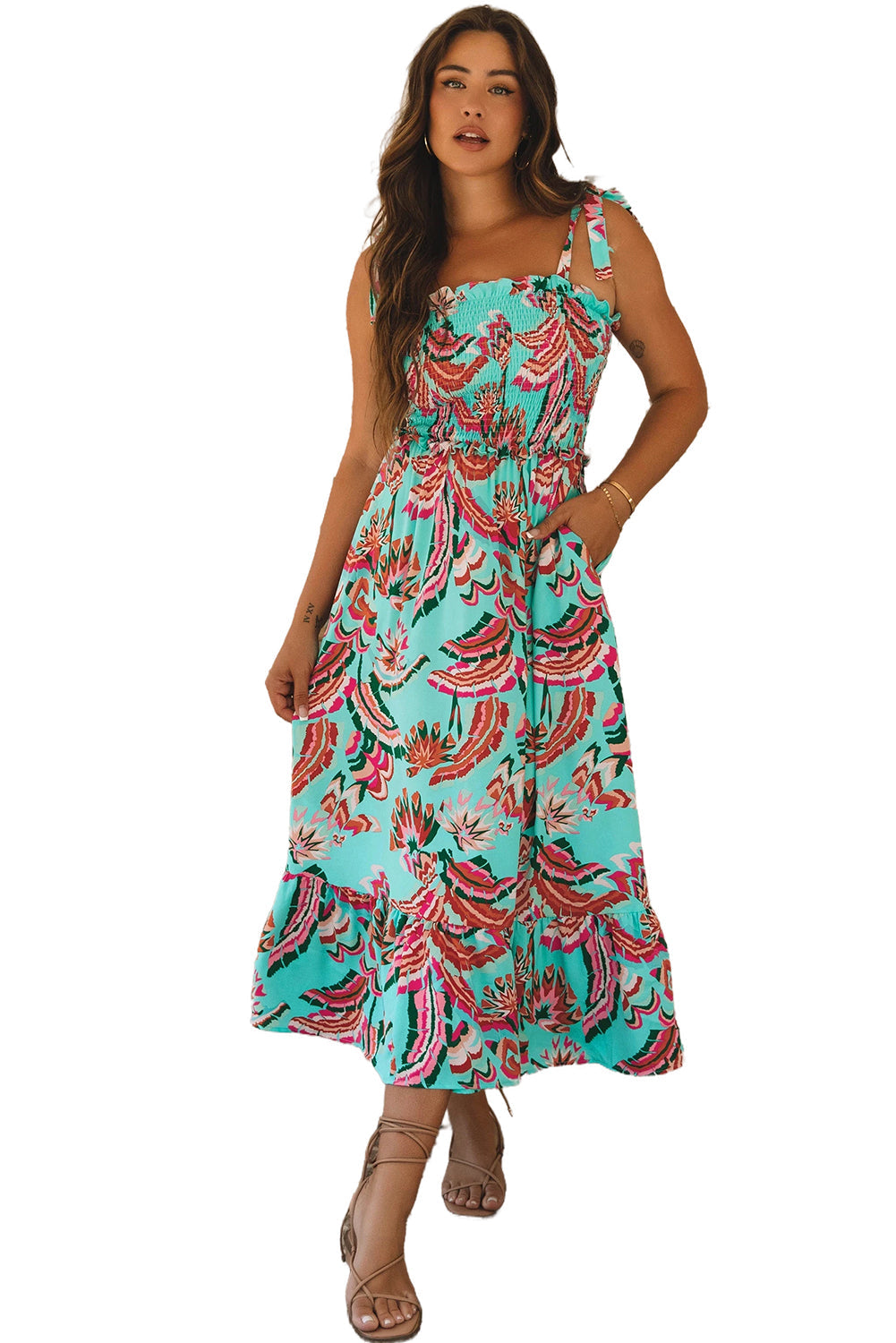 Robe longue à volants et bretelles nouées avec corsage à smocks et imprimé abstrait