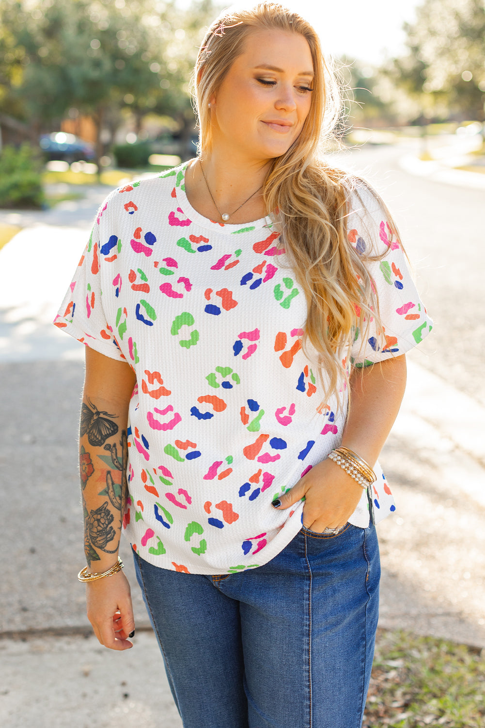T-shirt texturé à imprimé léopard multicolore grande taille