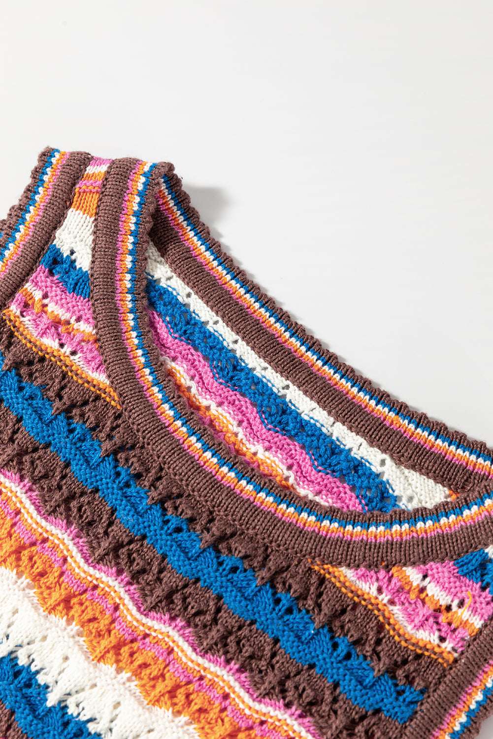 Gilet pull a col rond en tricot texturé rayé