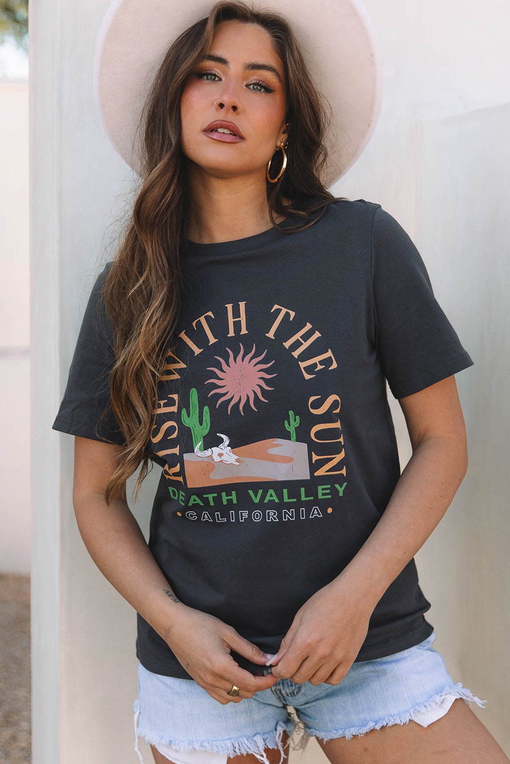 T-shirt graphique RISE WITH THE SUN de style western