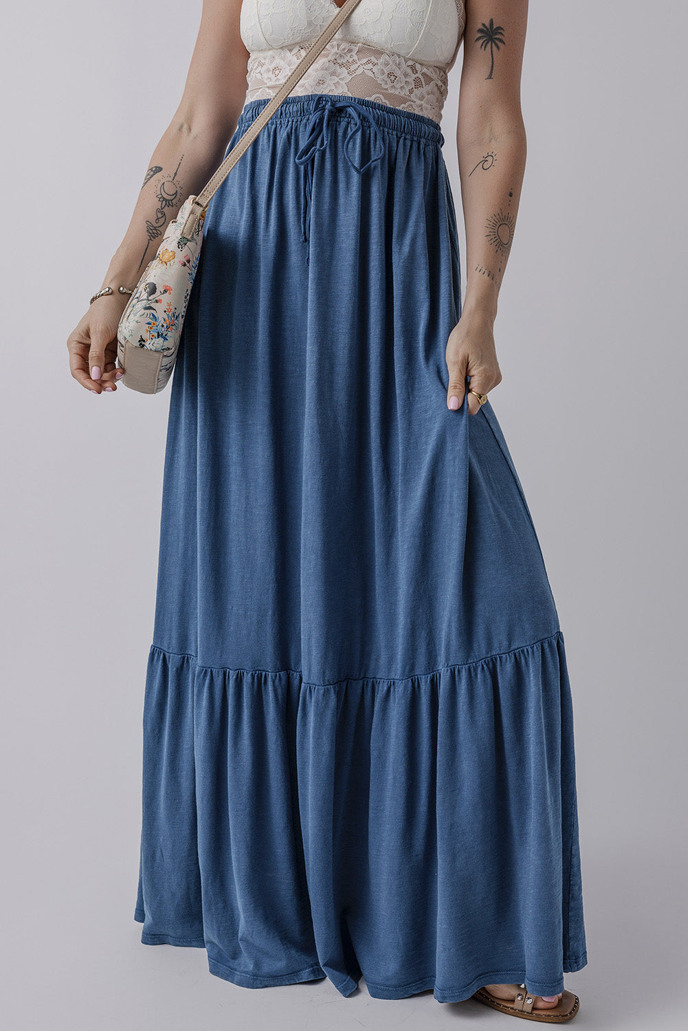 Jupe longue a plusieurs niveaux taille haute a lacets de couleur unie