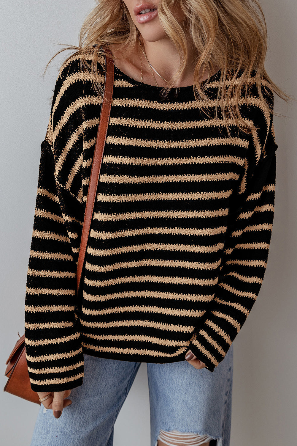 Pull ample a col rond et épaules tombantes