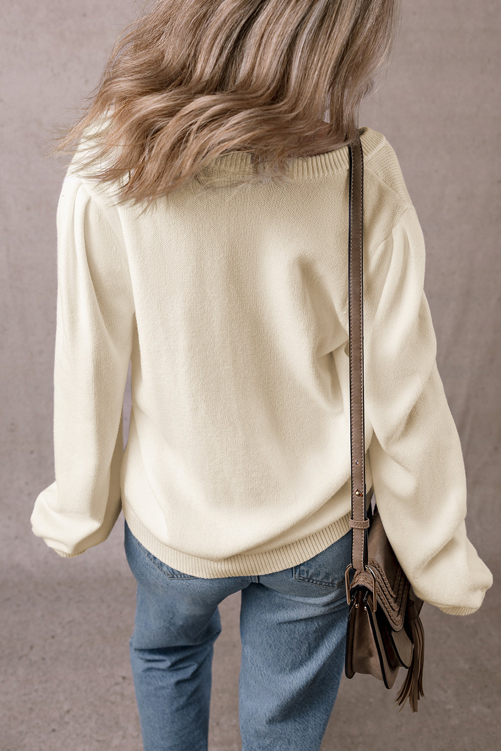 Cardigan pull boutonné a manches plissées et détails creux