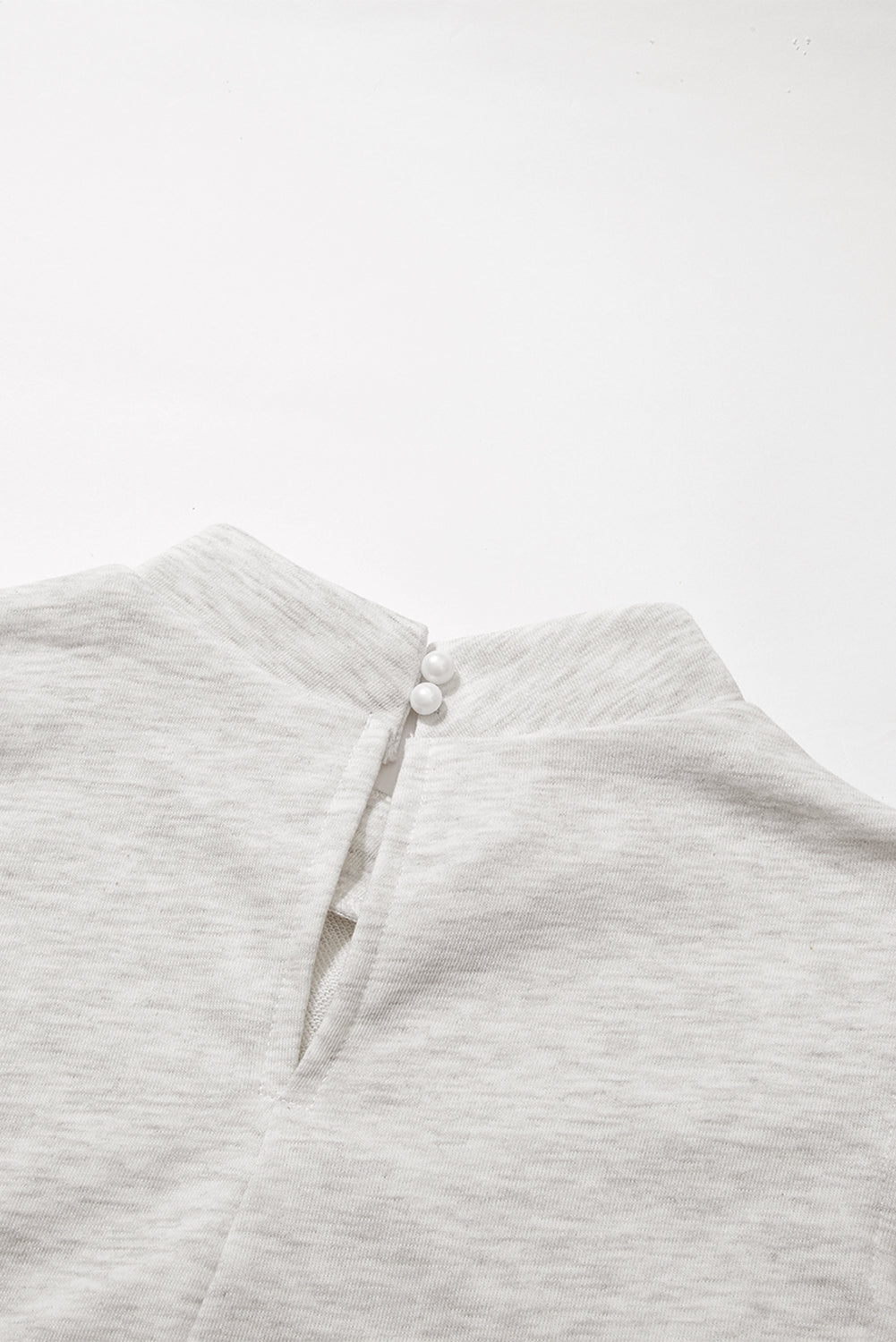 Robe droite à col ras du cou et manches flottantes