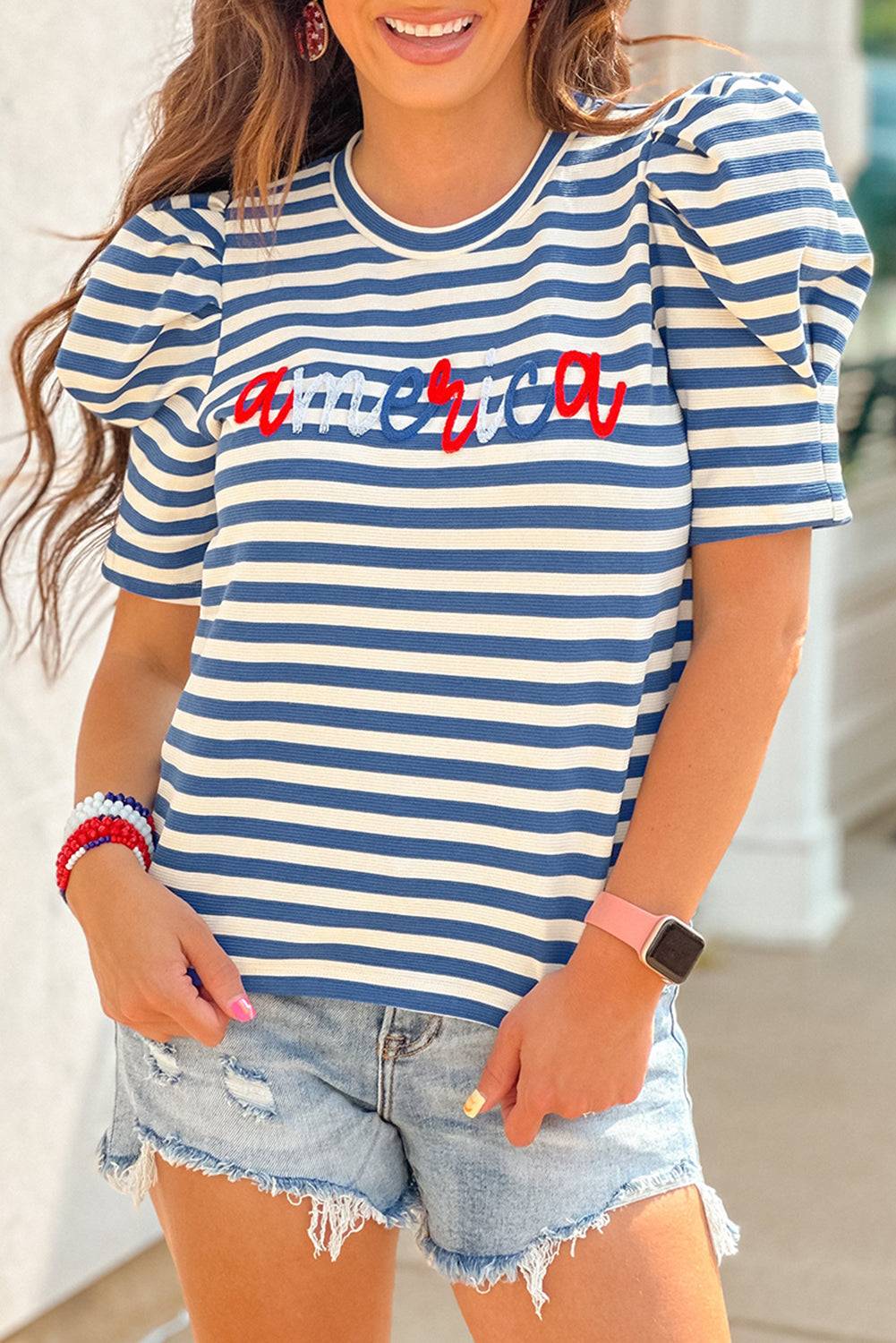 T-shirt à manches bouffantes et motif cursif America