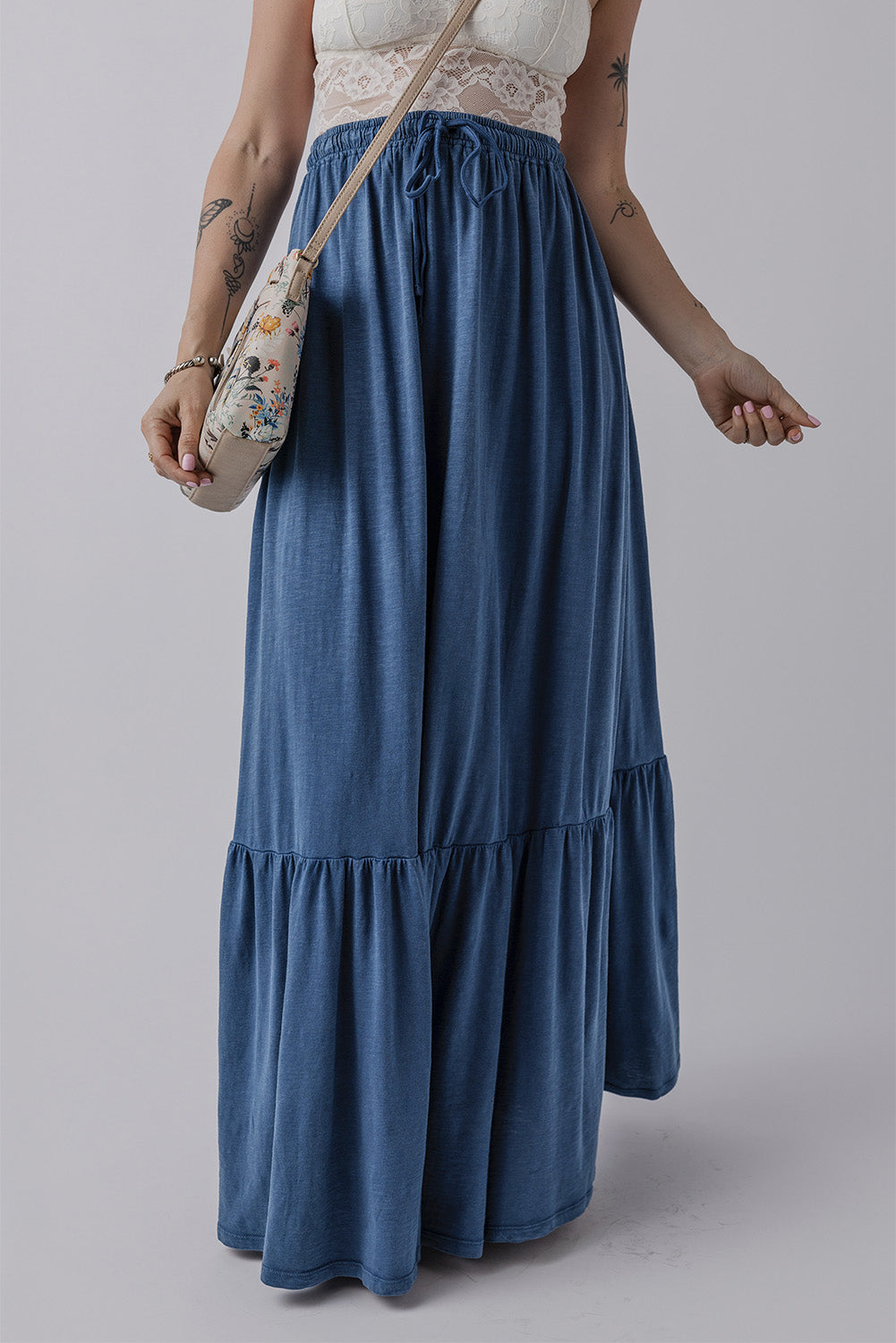 Jupe longue a plusieurs niveaux taille haute a lacets de couleur unie