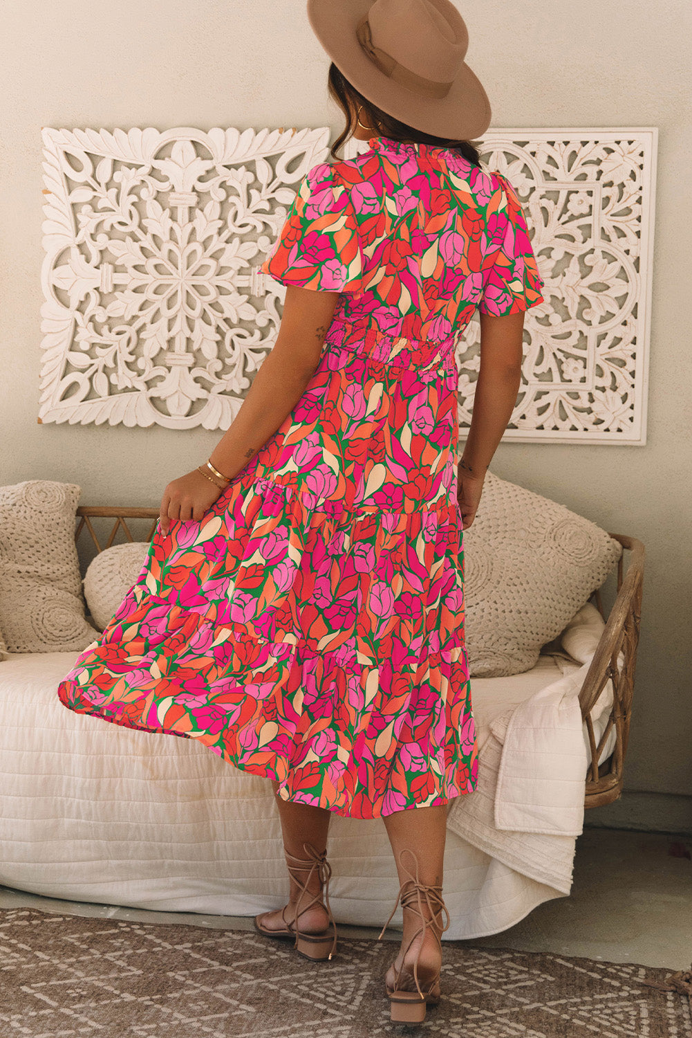 Robe longue florale a manches courtes et taille smockée