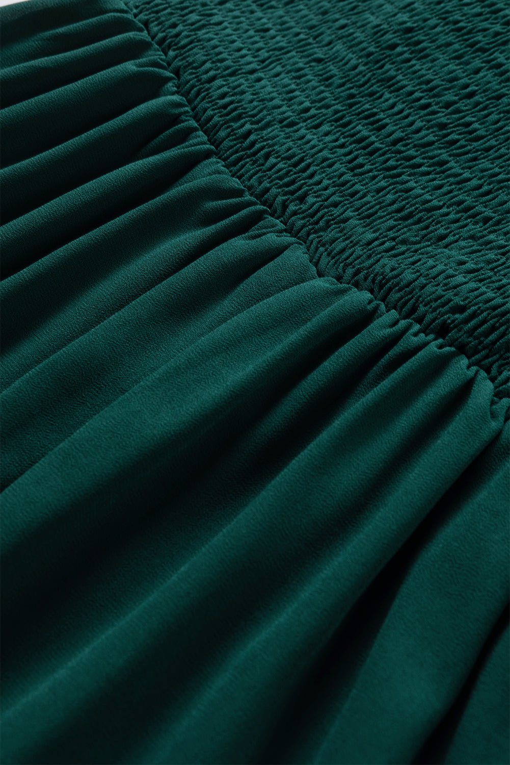 Robe midi froncée a dos ouvert et col en cœur a volants