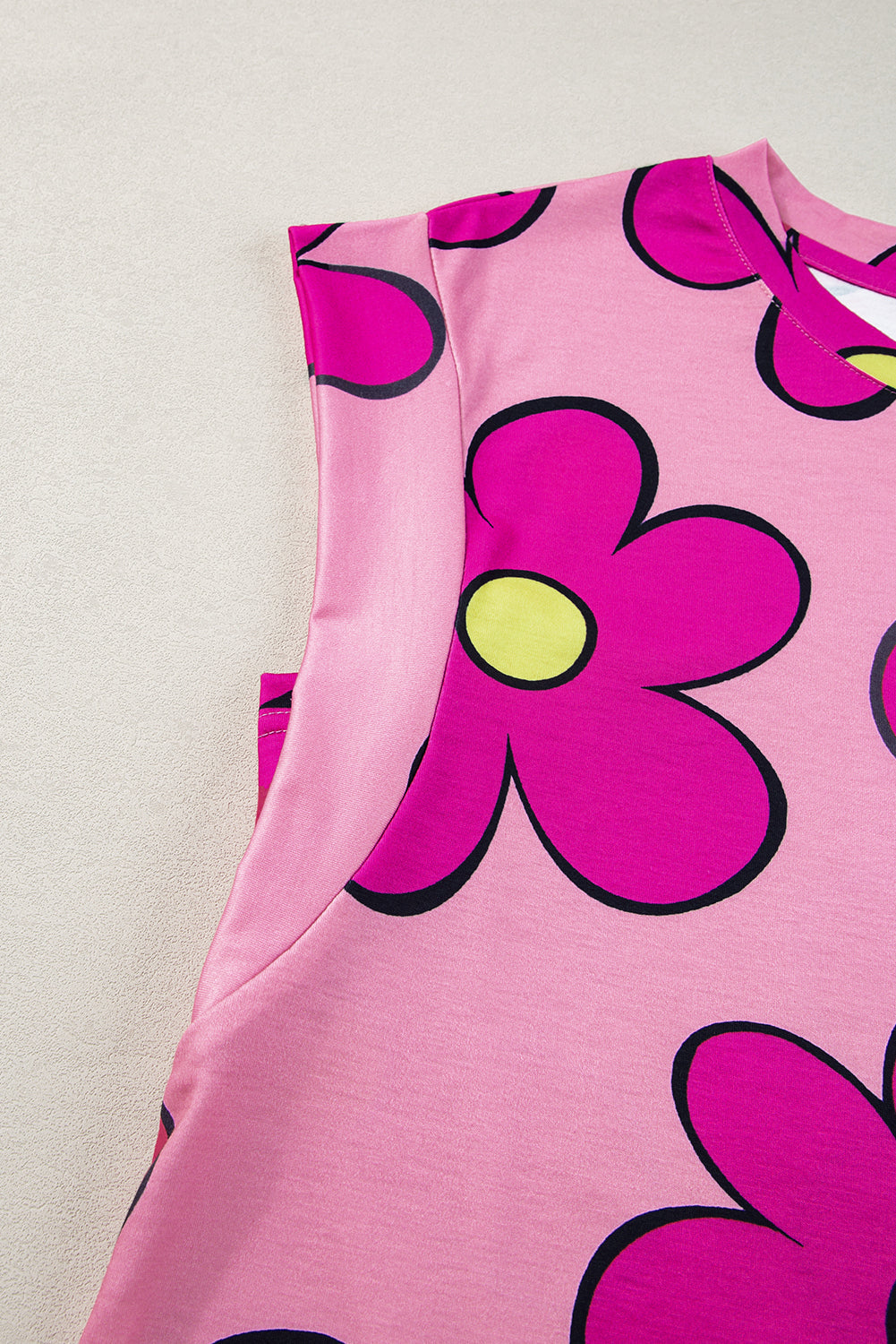 T-shirt à manches courtes et col rond imprimé fleur rose