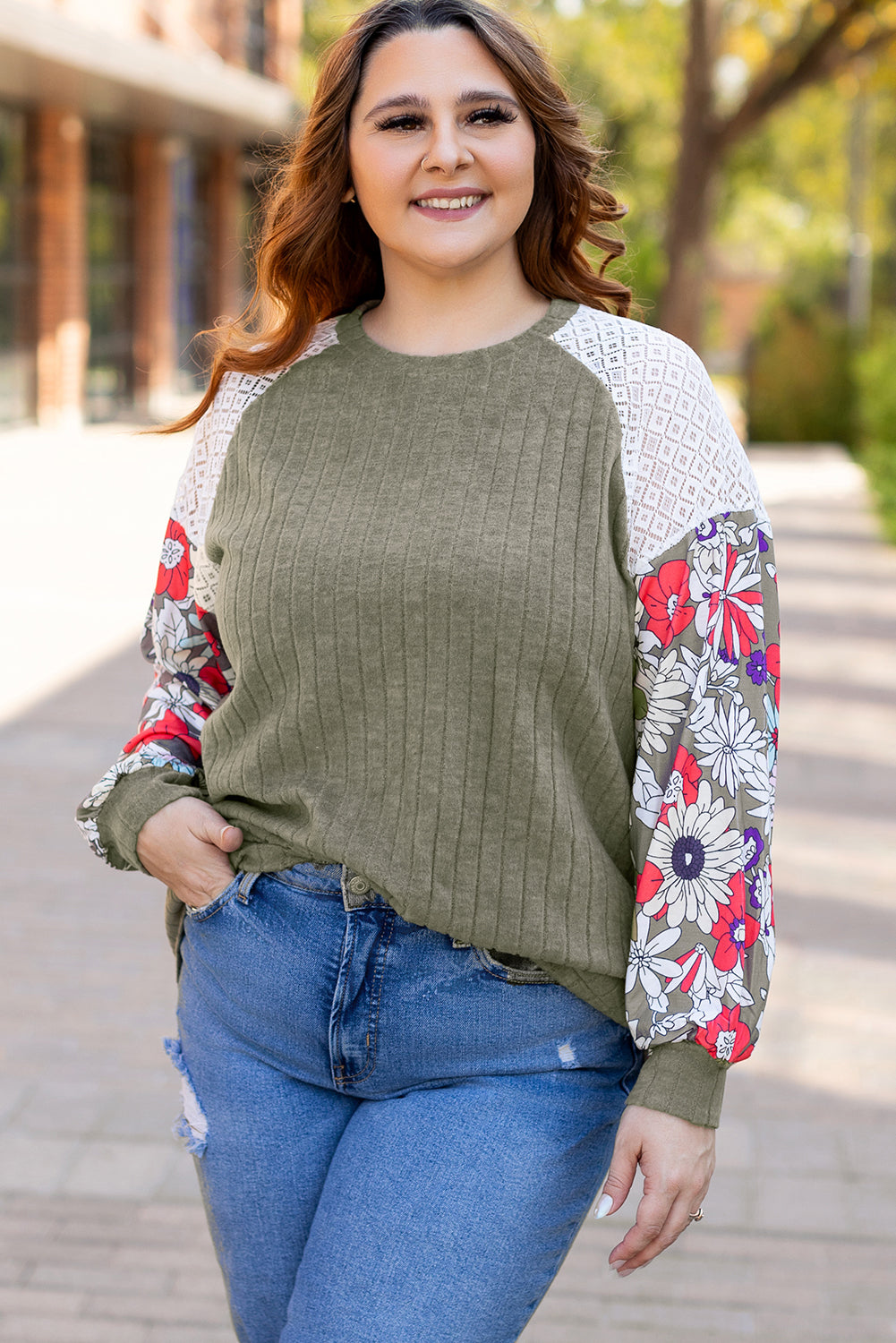 Chemisier texturé a manches raglan et patchwork floral de grande taille