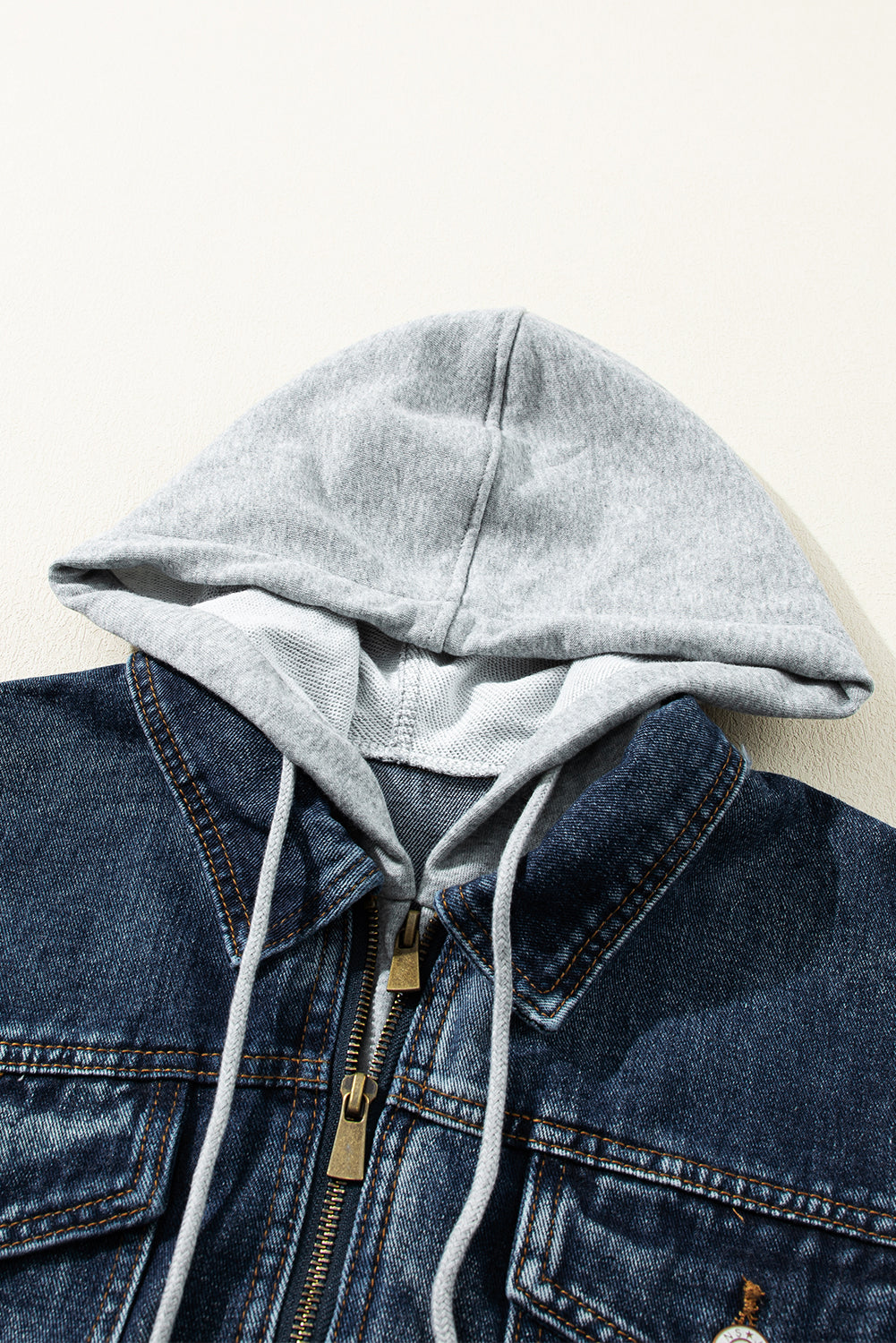Veste en jean zippée à capuche