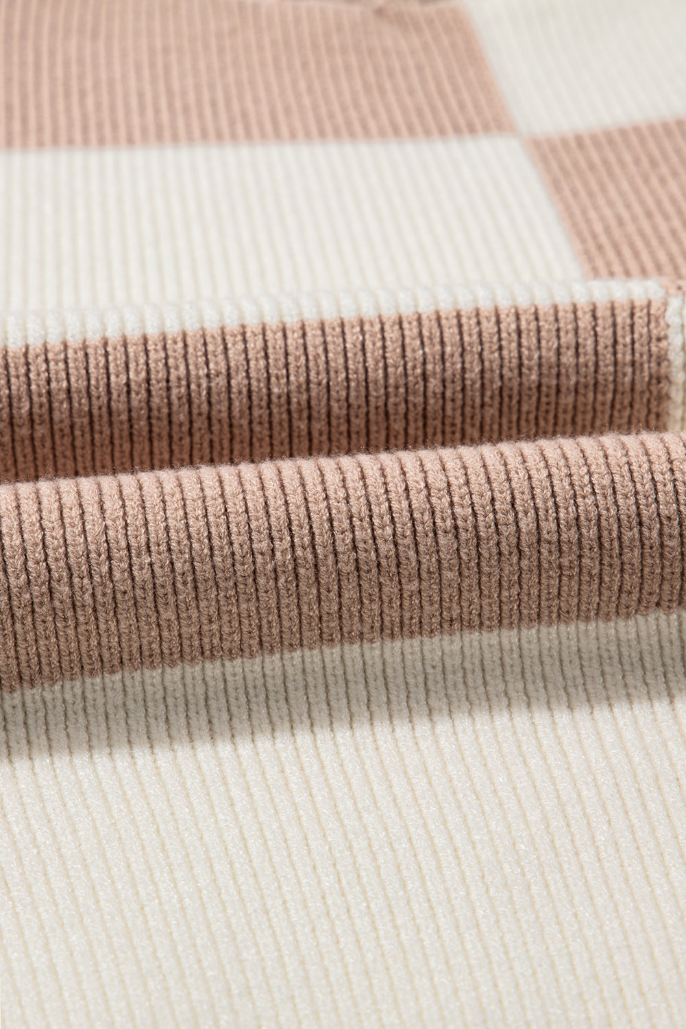 Pull surdimensionné a carreaux avec fentes latérales et épaules tombantes