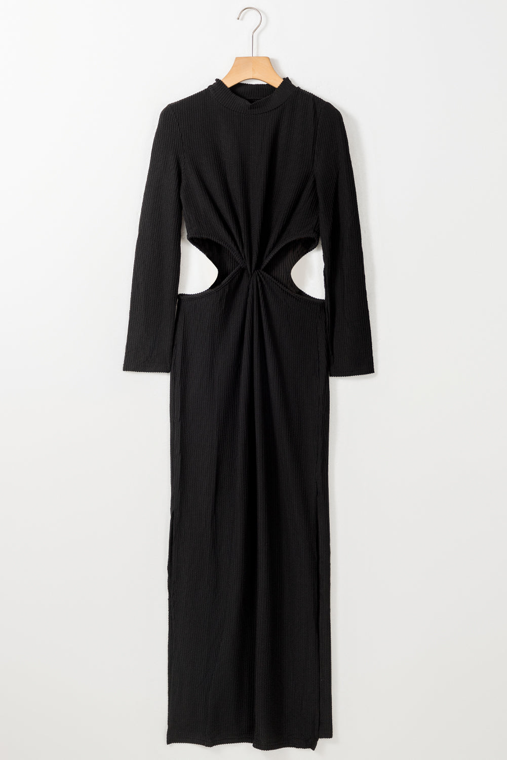 Robe côtelée à manches longues et découpe torsadée
